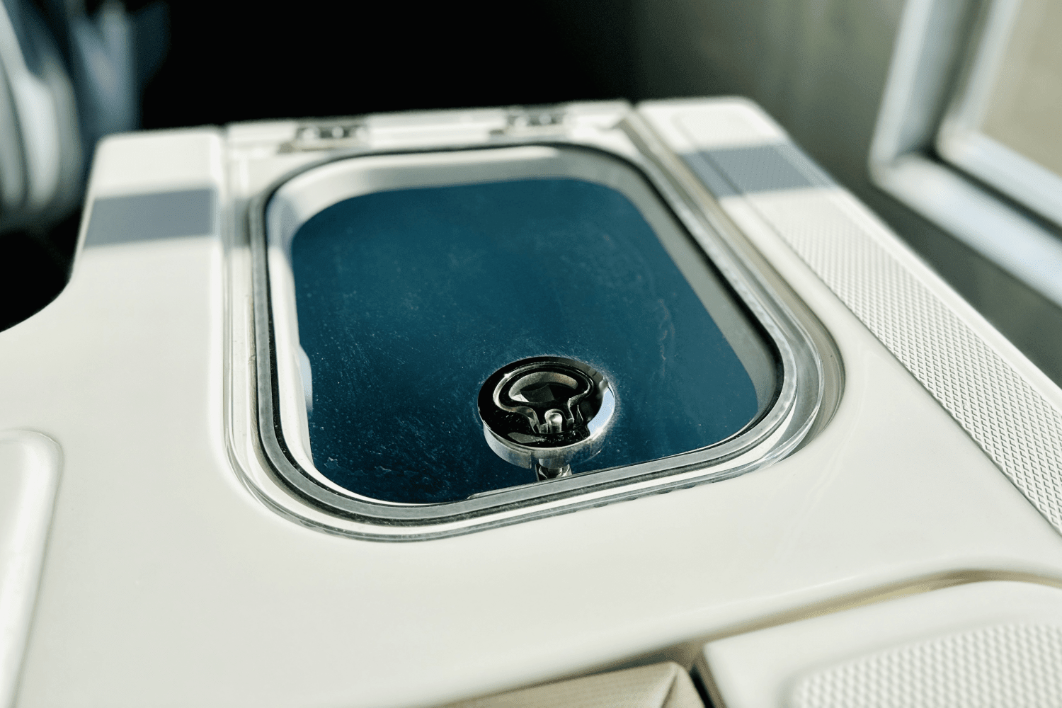 2025 Boston Whaler 240 Vantage Image Thumbnail #10