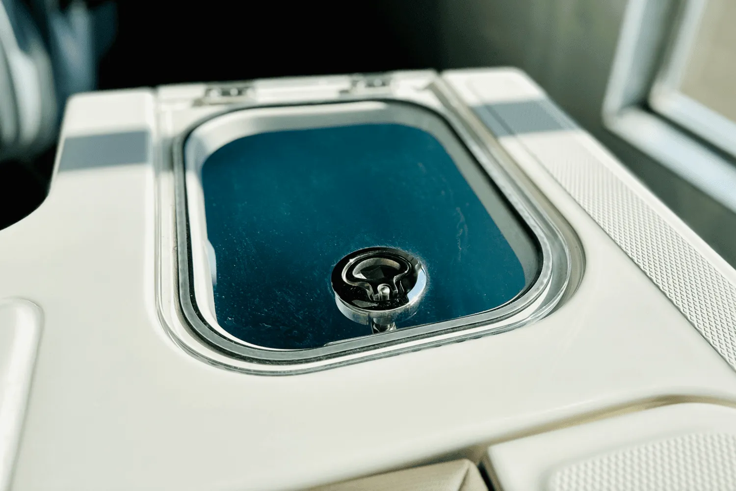2025 Boston Whaler 240 Vantage Image Thumbnail #10