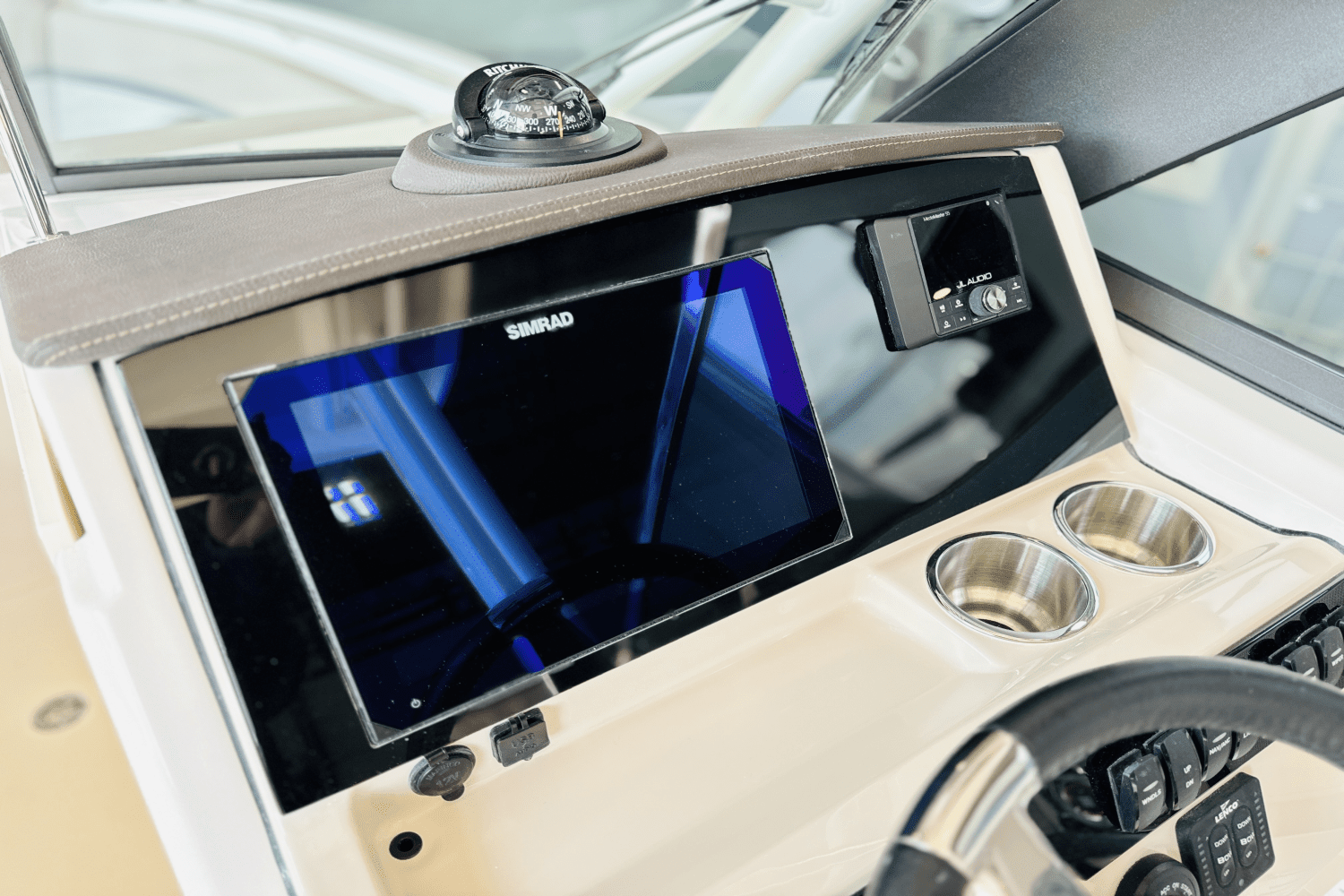2025 Boston Whaler 240 Vantage Image Thumbnail #40