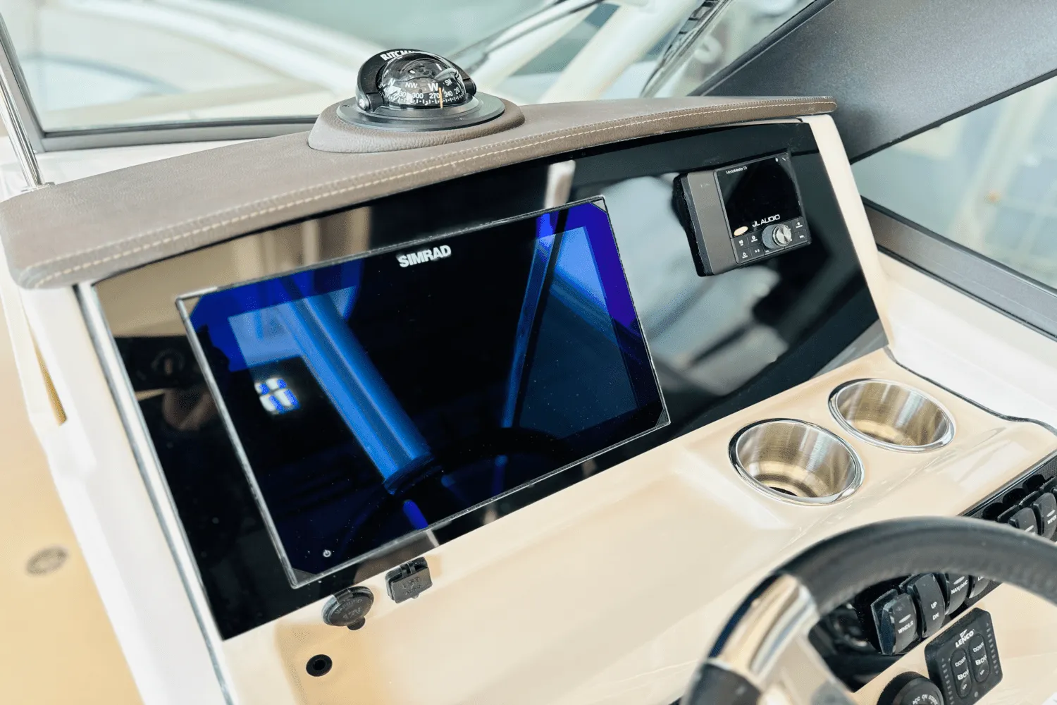 2025 Boston Whaler 240 Vantage Image Thumbnail #40