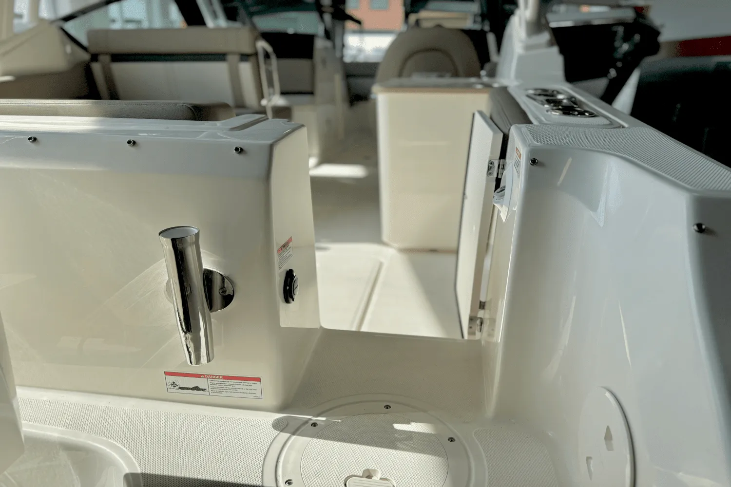 2025 Boston Whaler 240 Vantage Image Thumbnail #9