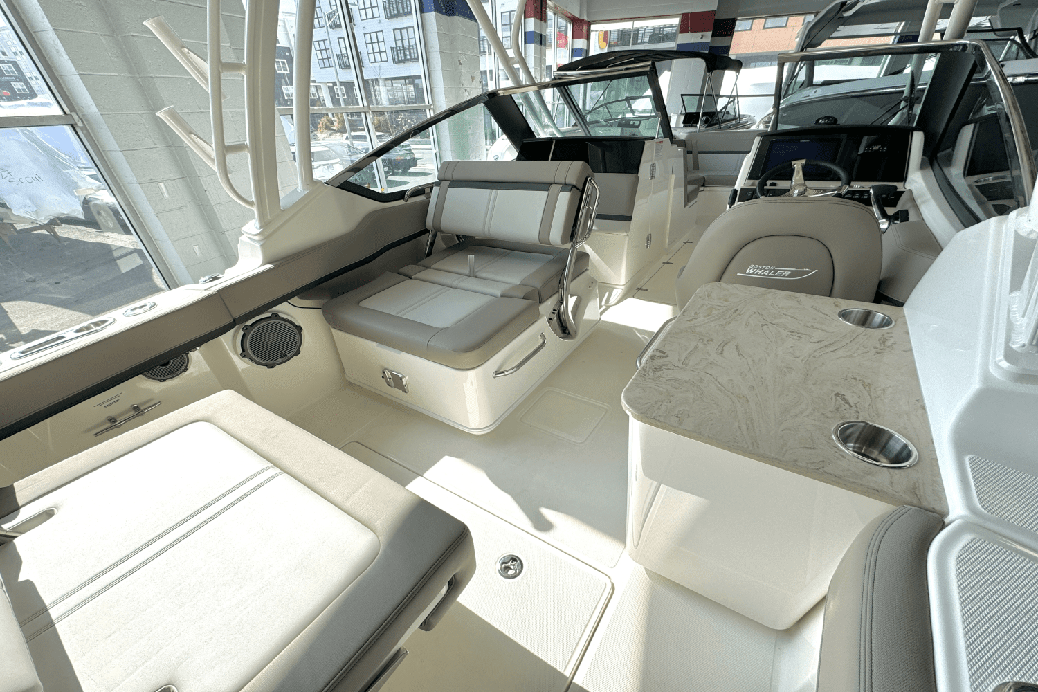 2025 Boston Whaler 240 Vantage Image Thumbnail #18