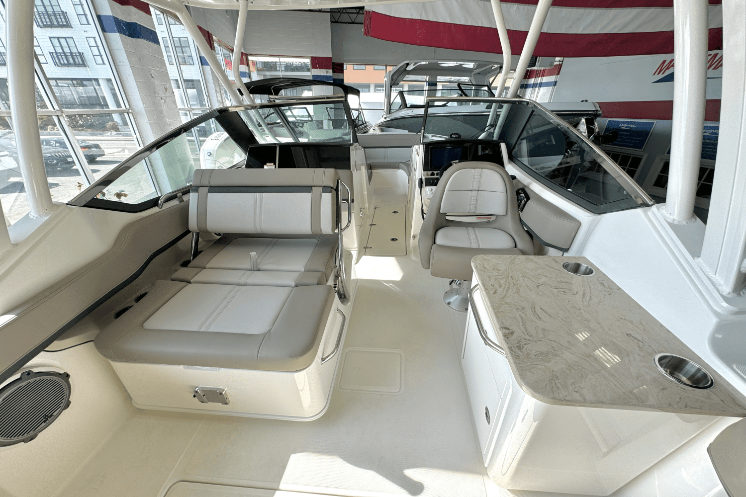 2025 Boston Whaler 240 Vantage Image Thumbnail #17