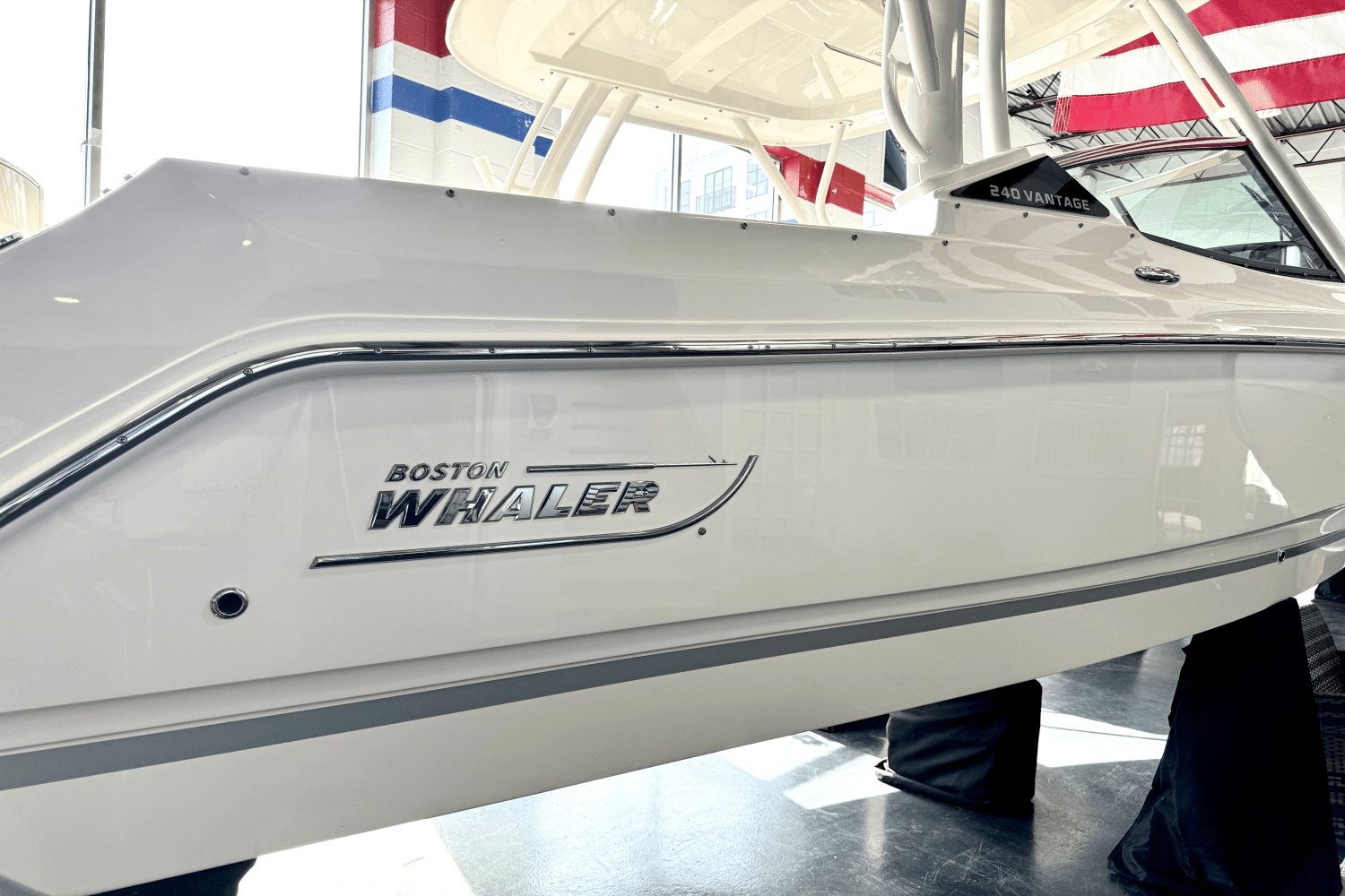 2025 Boston Whaler 240 Vantage Image Thumbnail #5