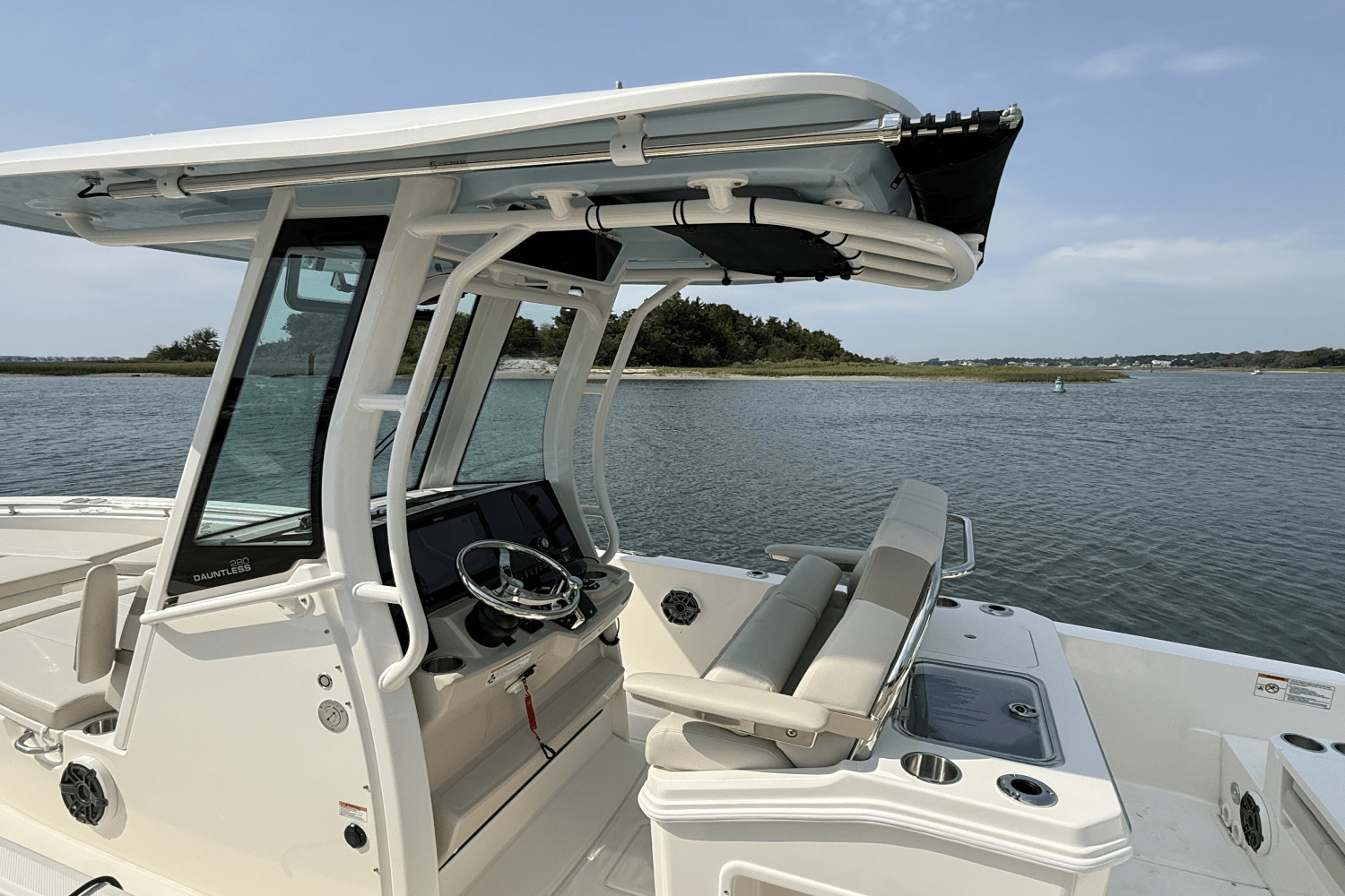 2025 Boston Whaler 280 Dauntless Image Thumbnail #11