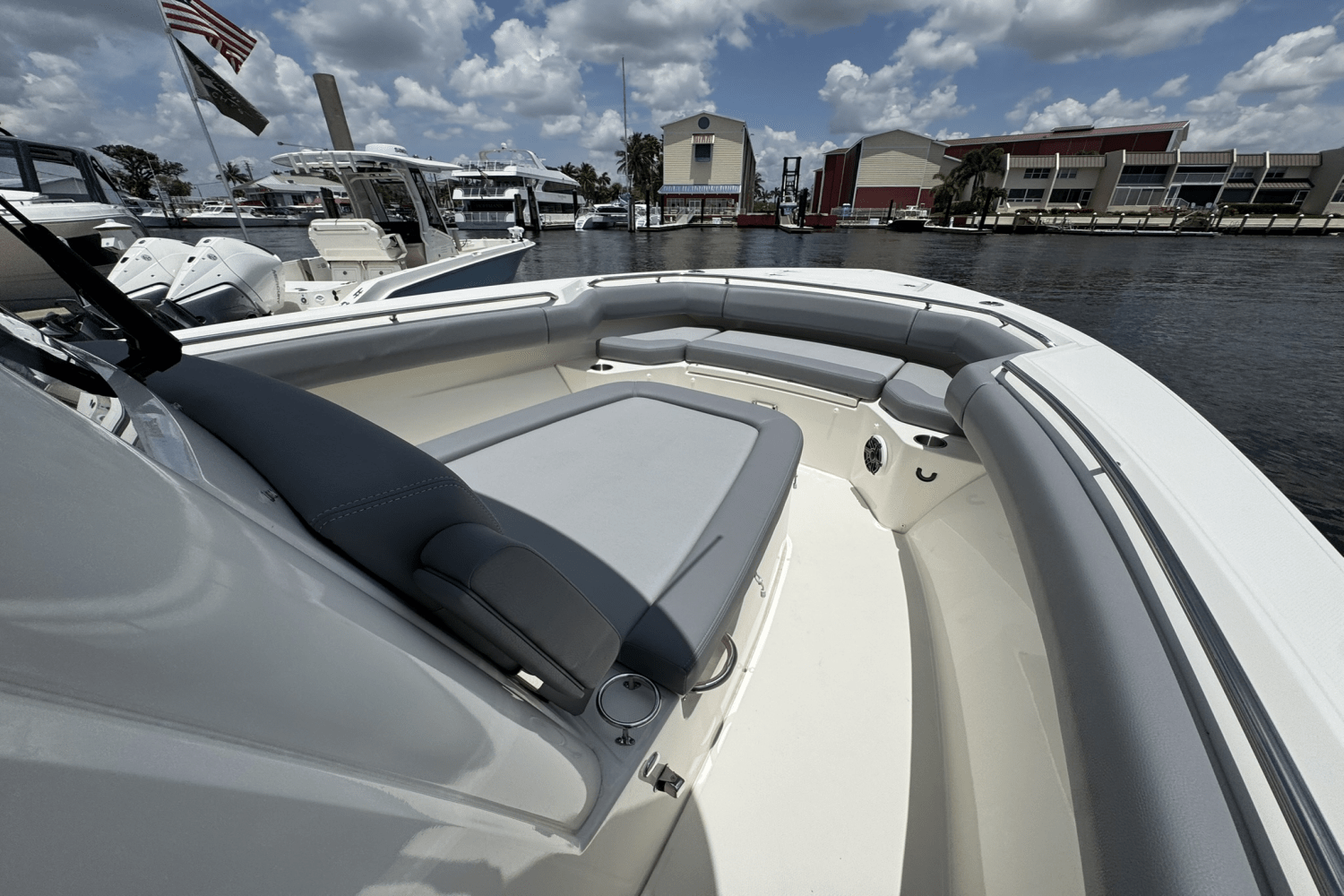 2025 Boston Whaler 280 Outrage Image Thumbnail #24