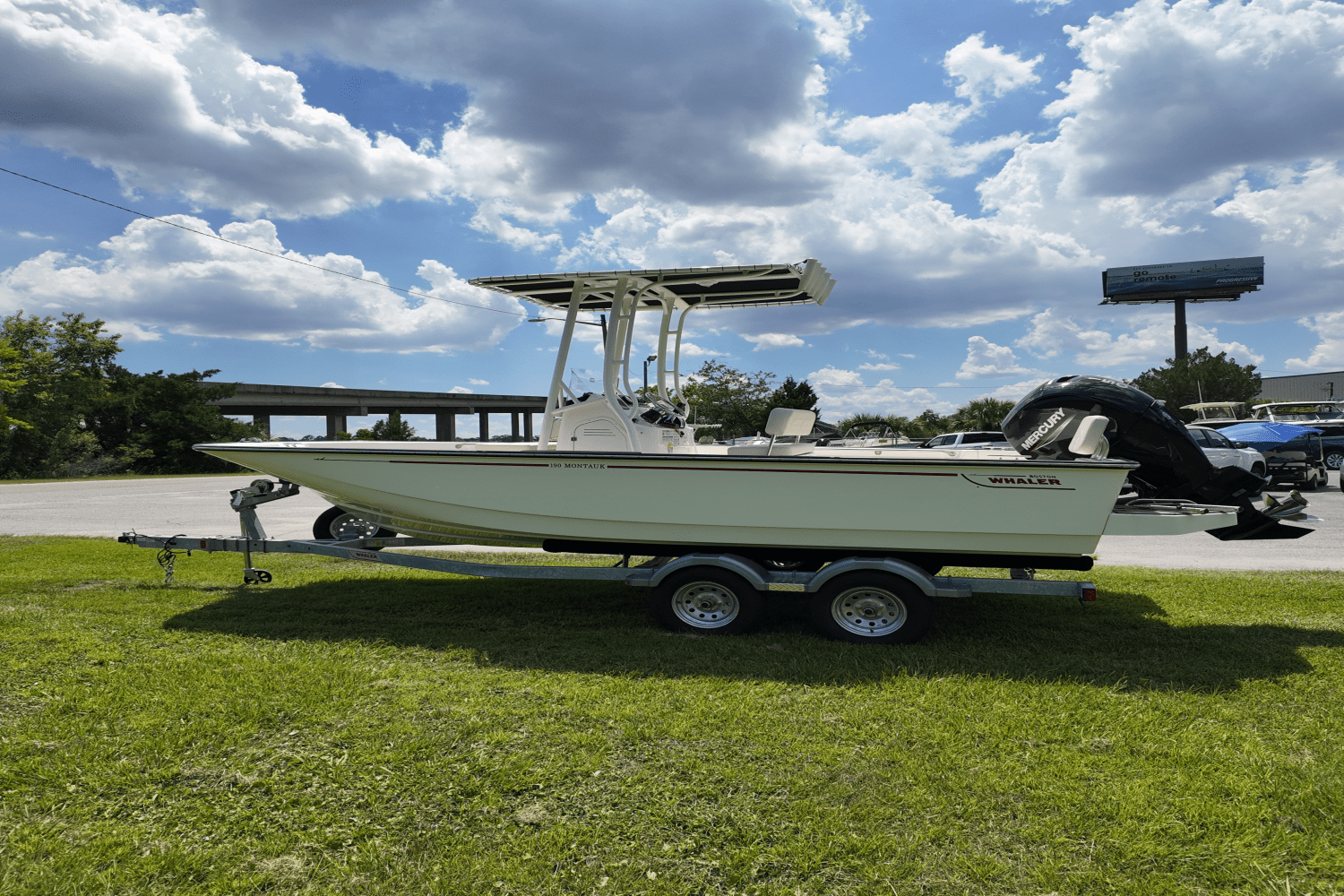 2025 Boston Whaler 190 Montauk Image Thumbnail #15