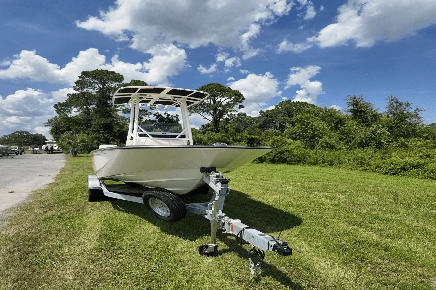 2025 Boston Whaler 190 Montauk Image Thumbnail #6