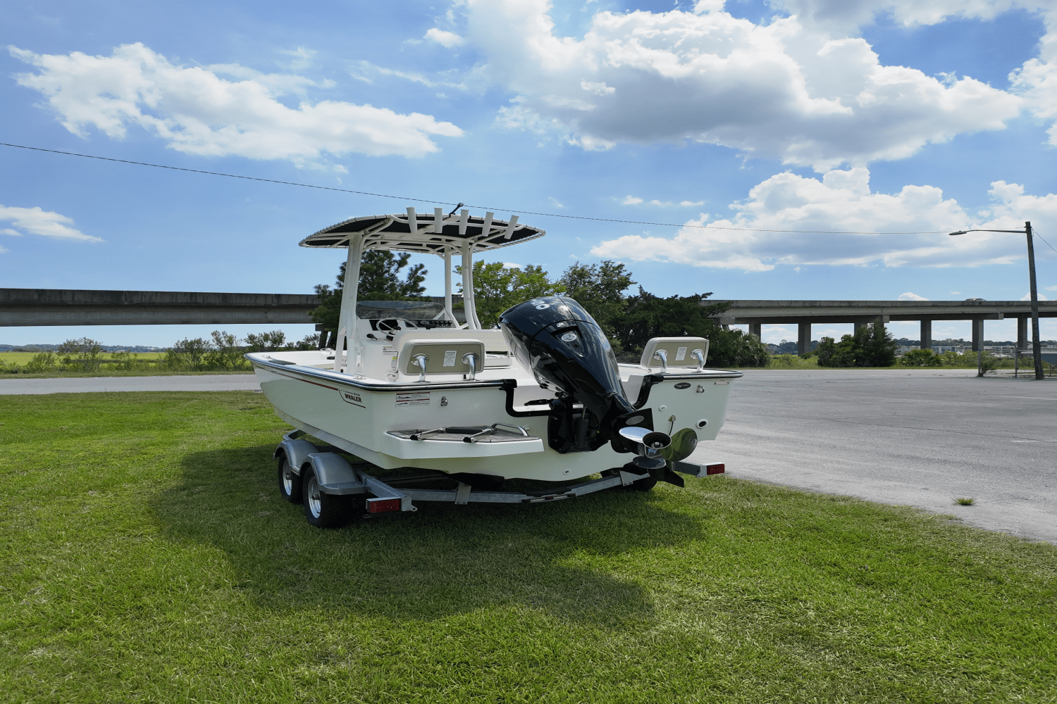 2025 Boston Whaler 190 Montauk Image Thumbnail #18