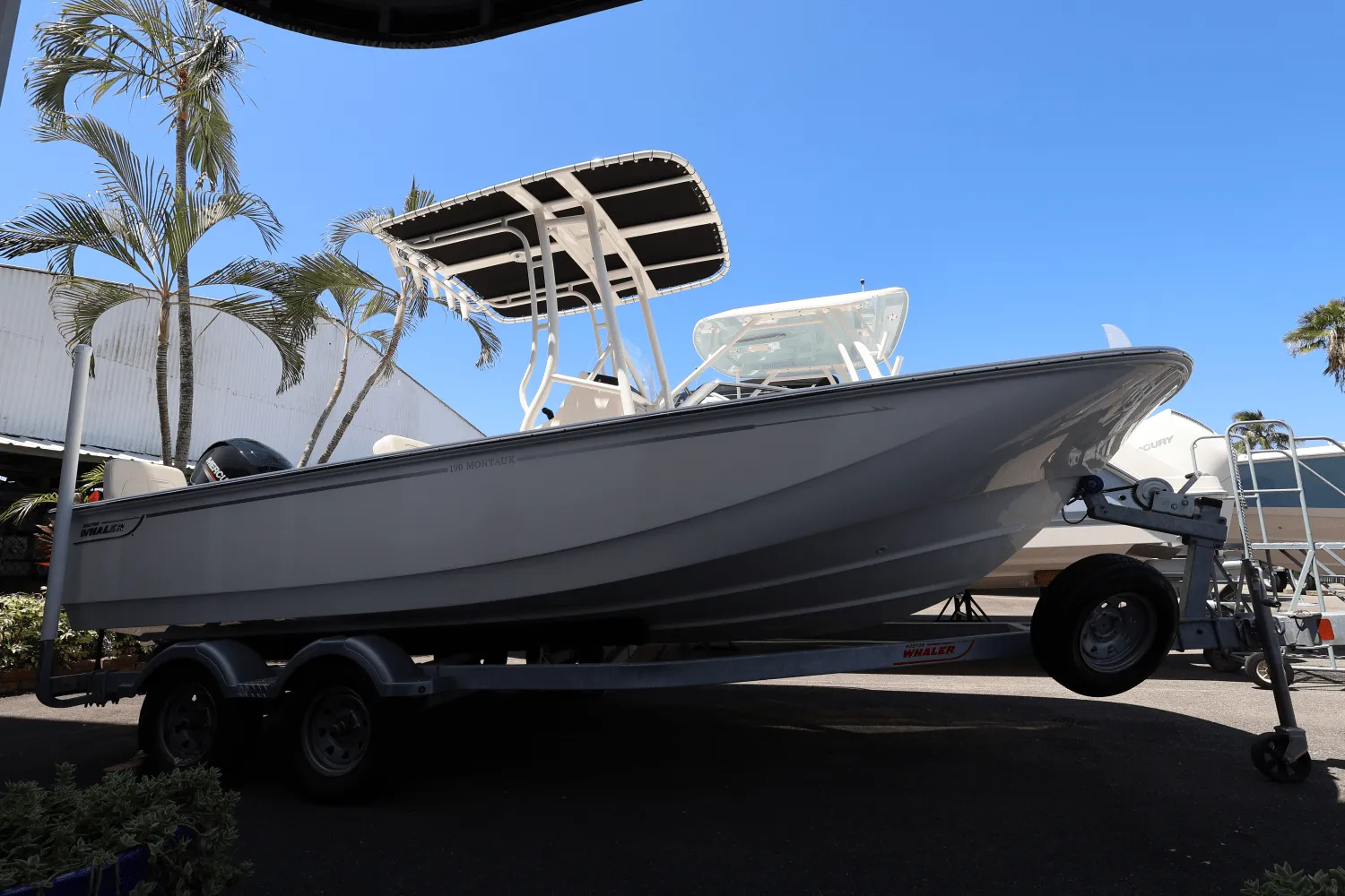 2025 Boston Whaler 190 Montauk Image Thumbnail #0