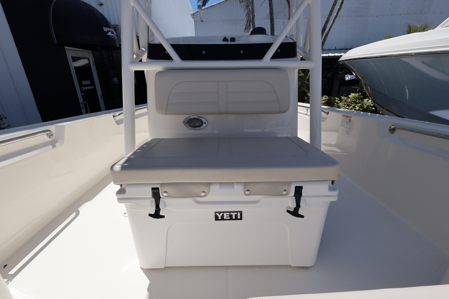 2025 Boston Whaler 190 Montauk Image Thumbnail #28