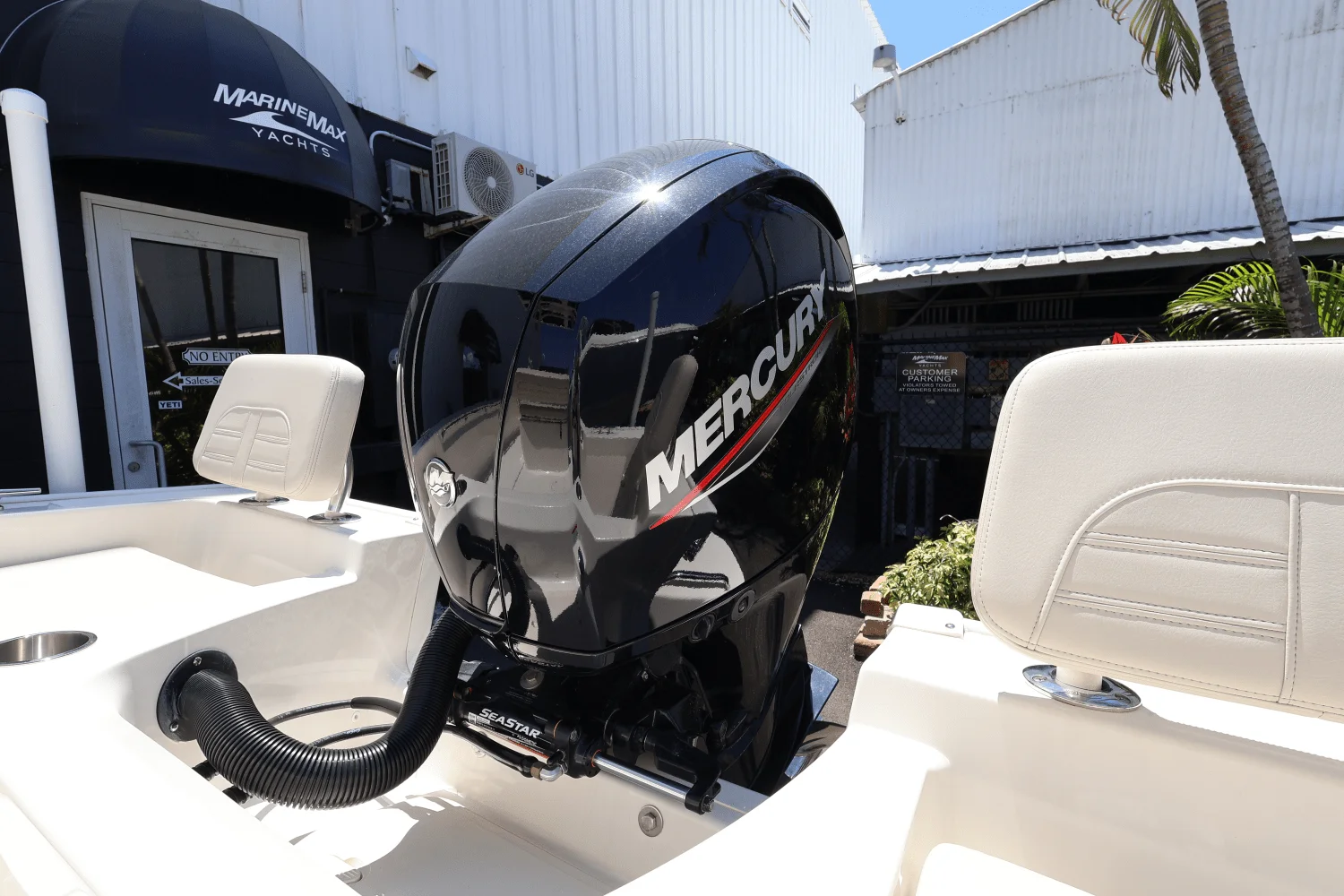 2025 Boston Whaler 190 Montauk Image Thumbnail #9