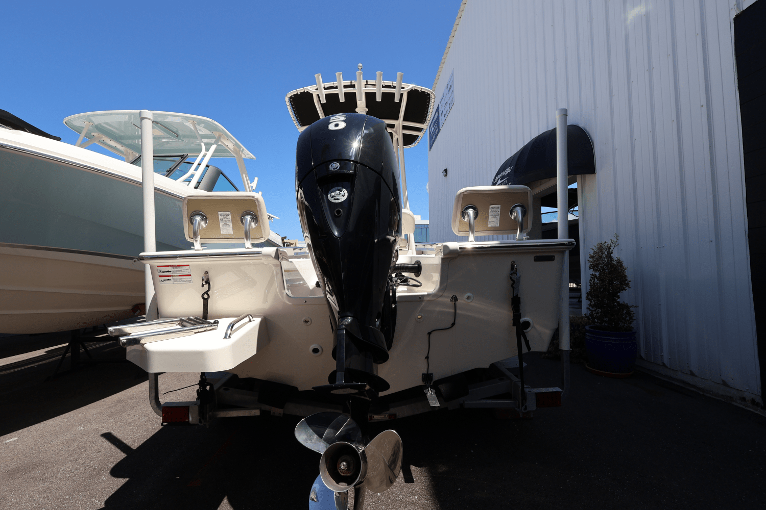 2025 Boston Whaler 190 Montauk Image Thumbnail #4