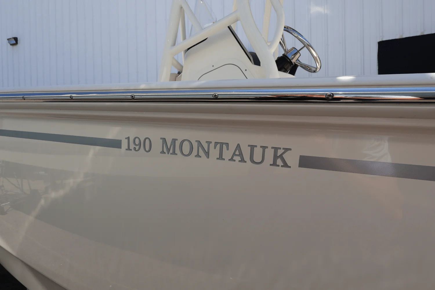 2025 Boston Whaler 190 Montauk Image Thumbnail #7