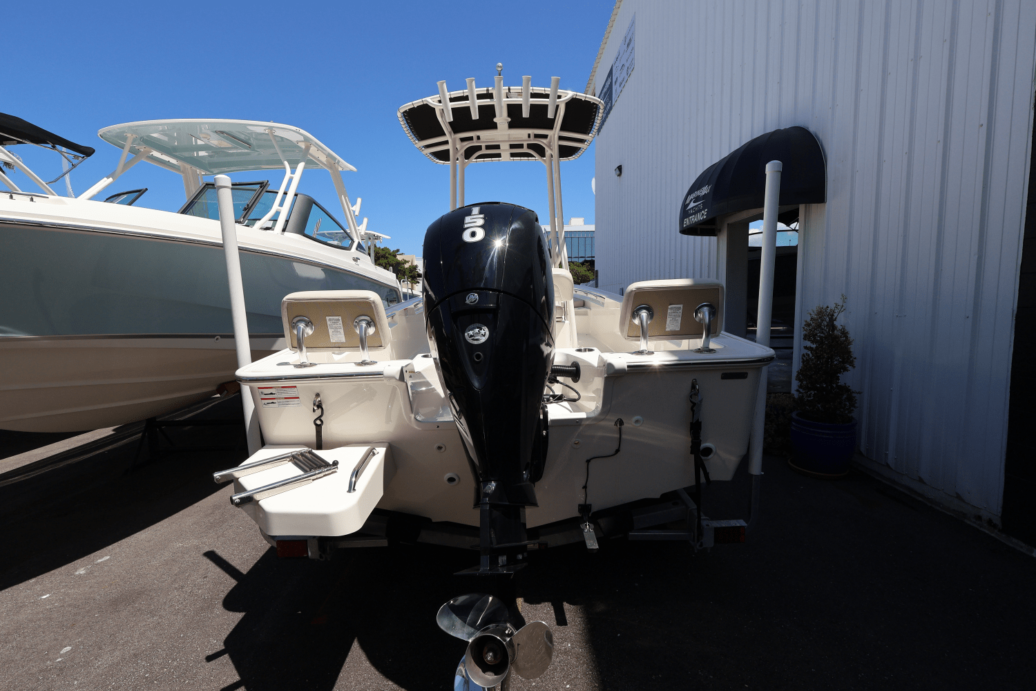 2025 Boston Whaler 190 Montauk Image Thumbnail #3