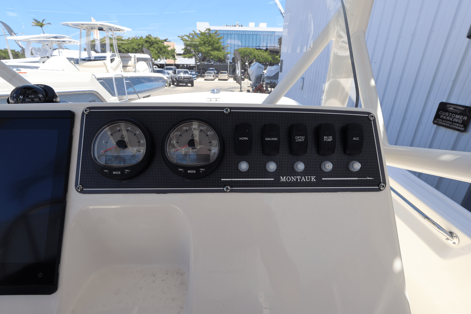 2025 Boston Whaler 190 Montauk Image Thumbnail #20