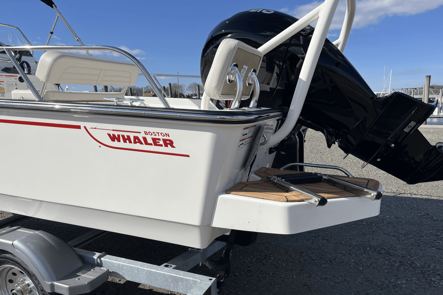 2025 Boston Whaler 190 Montauk Image Thumbnail #1