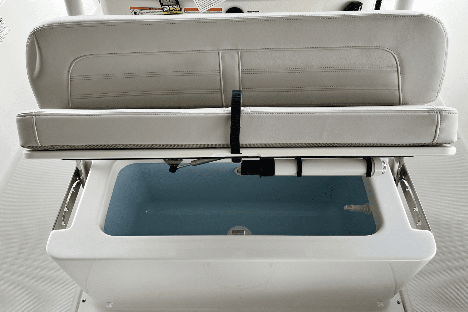 2025 Boston Whaler 190 Montauk Image Thumbnail #6