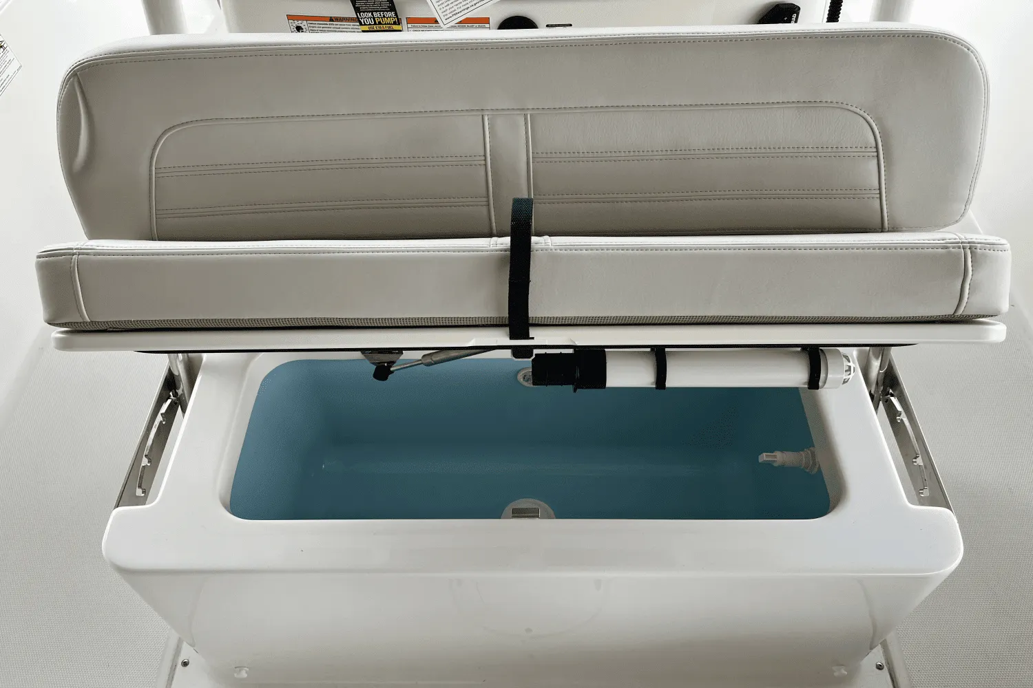2025 Boston Whaler 190 Montauk Image Thumbnail #6