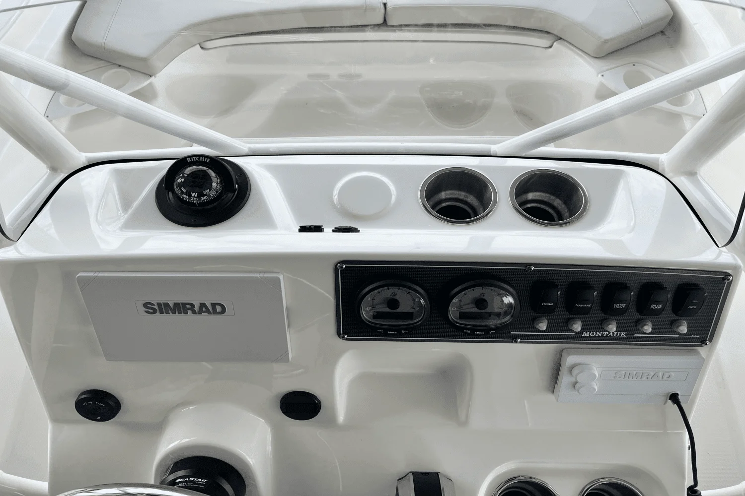 2025 Boston Whaler 190 Montauk Image Thumbnail #8