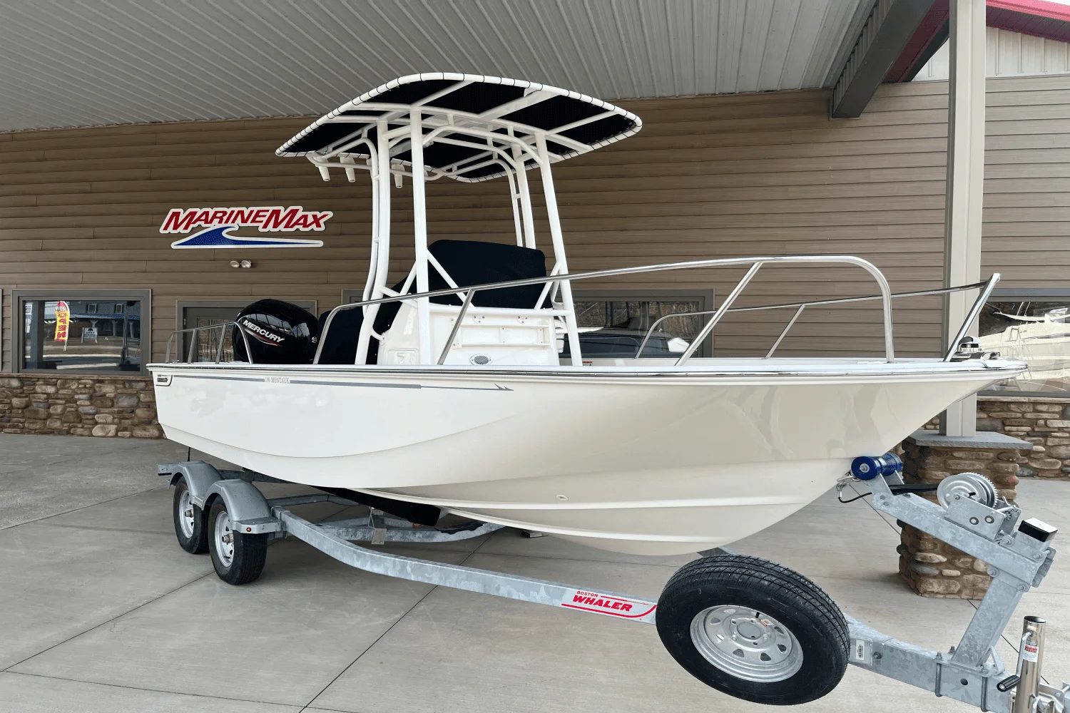 2025 Boston Whaler 190 Montauk Image Thumbnail #1