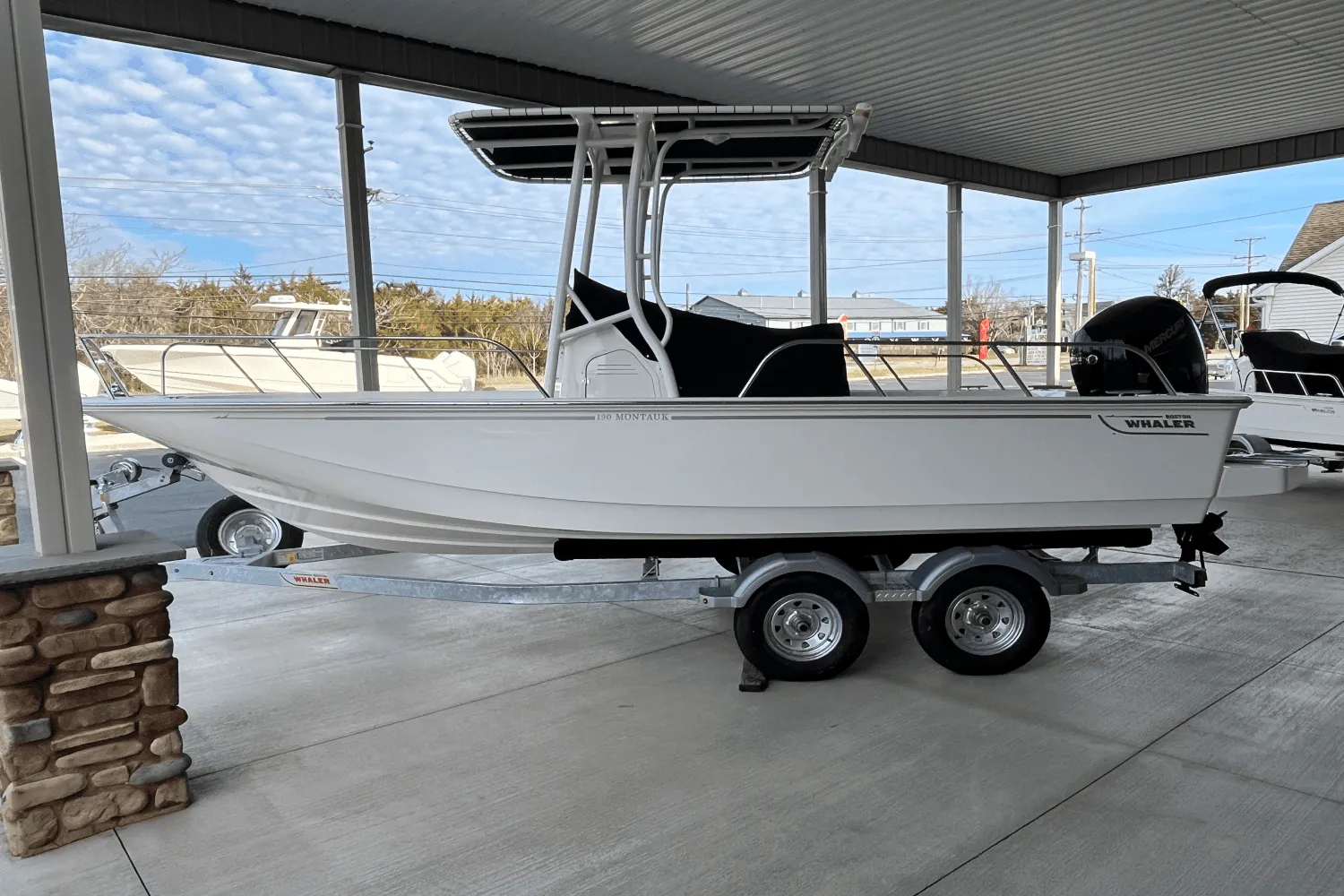 2025 Boston Whaler 190 Montauk Image Thumbnail #3