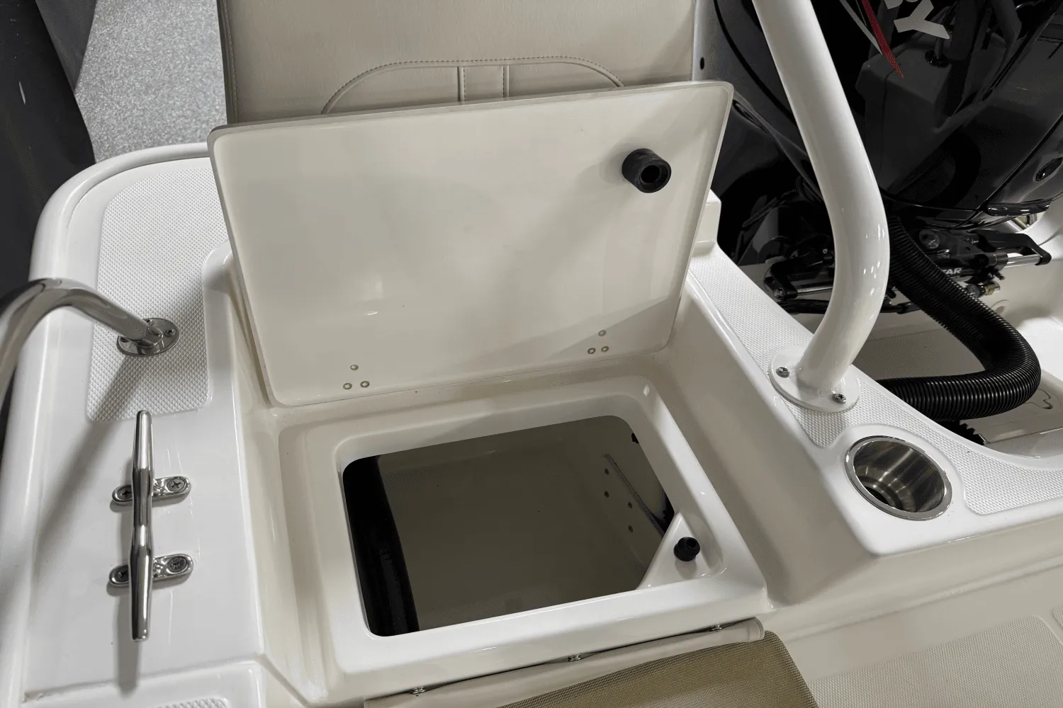 2025 Boston Whaler 190 Montauk Image Thumbnail #25