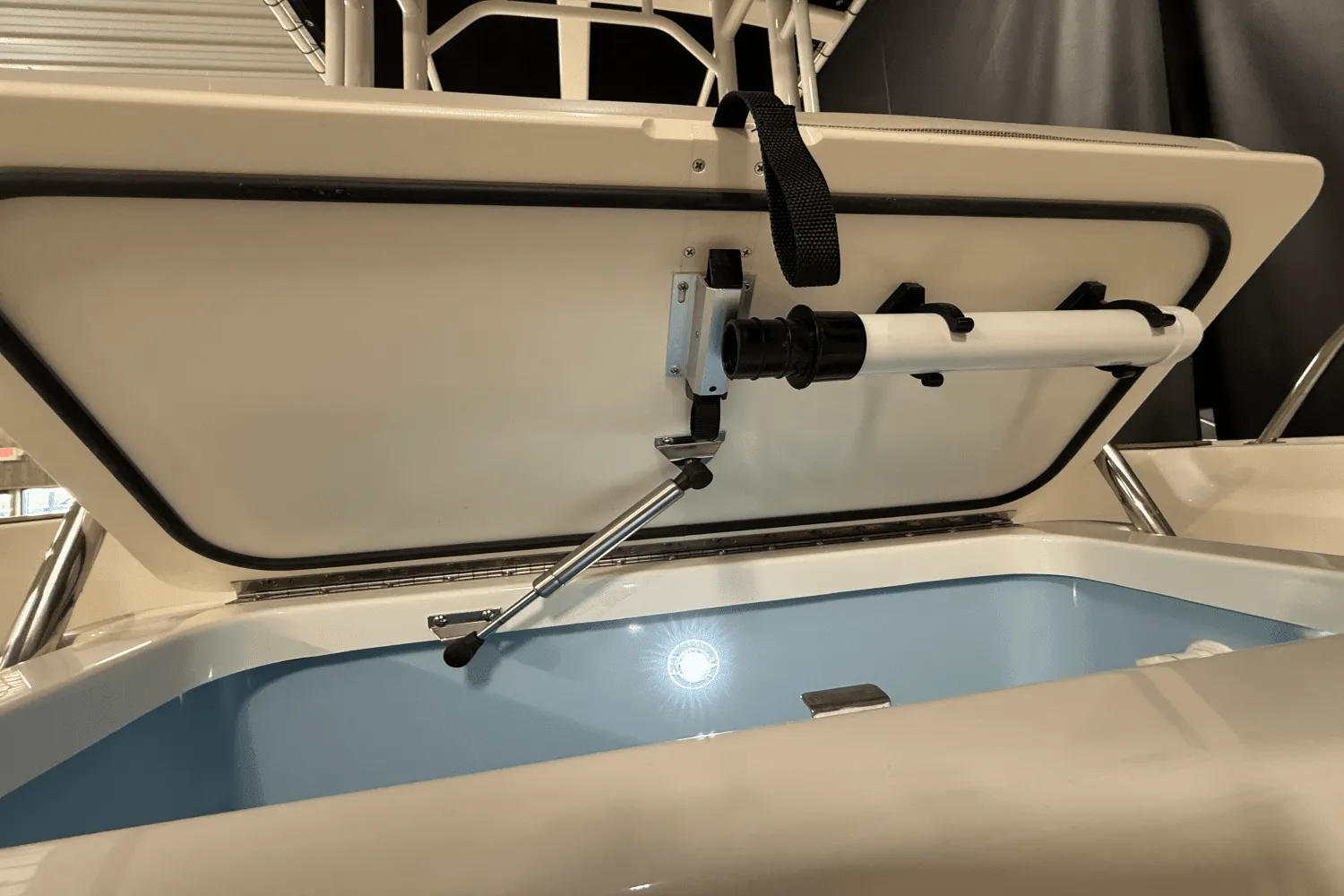 2025 Boston Whaler 190 Montauk Image Thumbnail #30