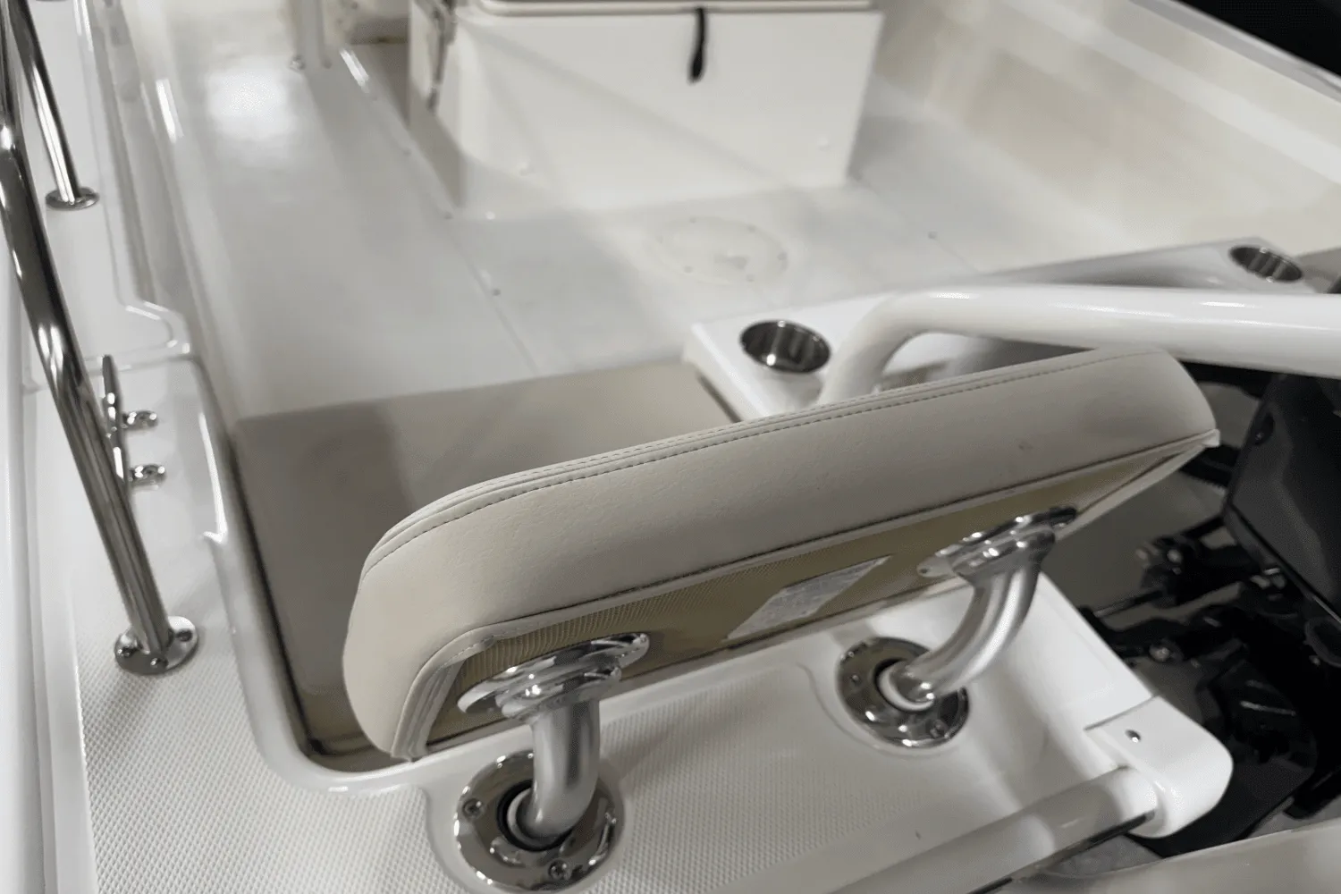 2025 Boston Whaler 190 Montauk Image Thumbnail #18