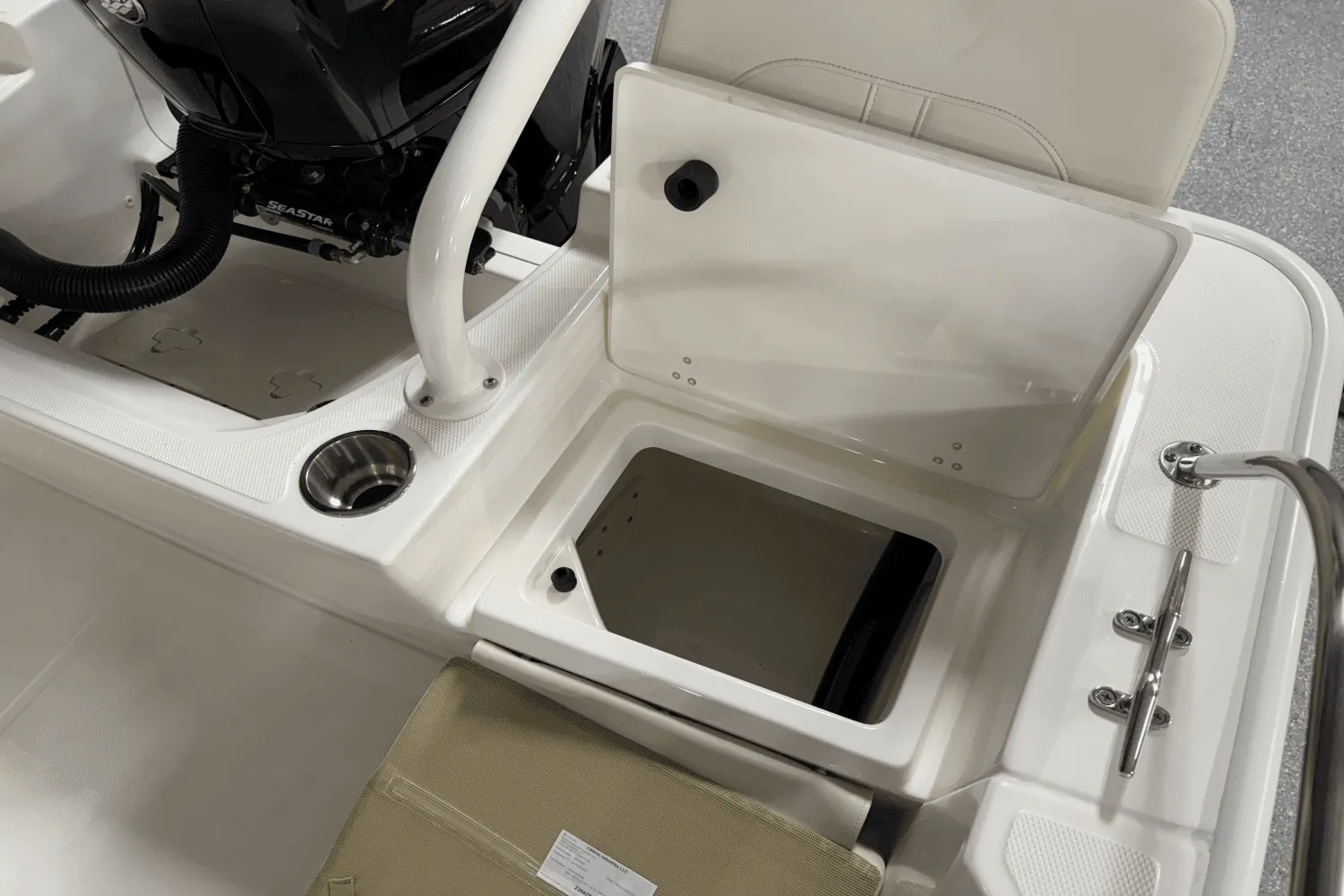 2025 Boston Whaler 190 Montauk Image Thumbnail #23