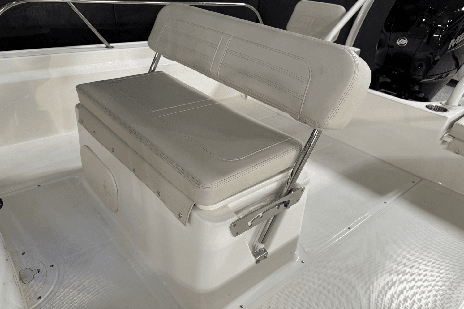 2025 Boston Whaler 190 Montauk Image Thumbnail #31