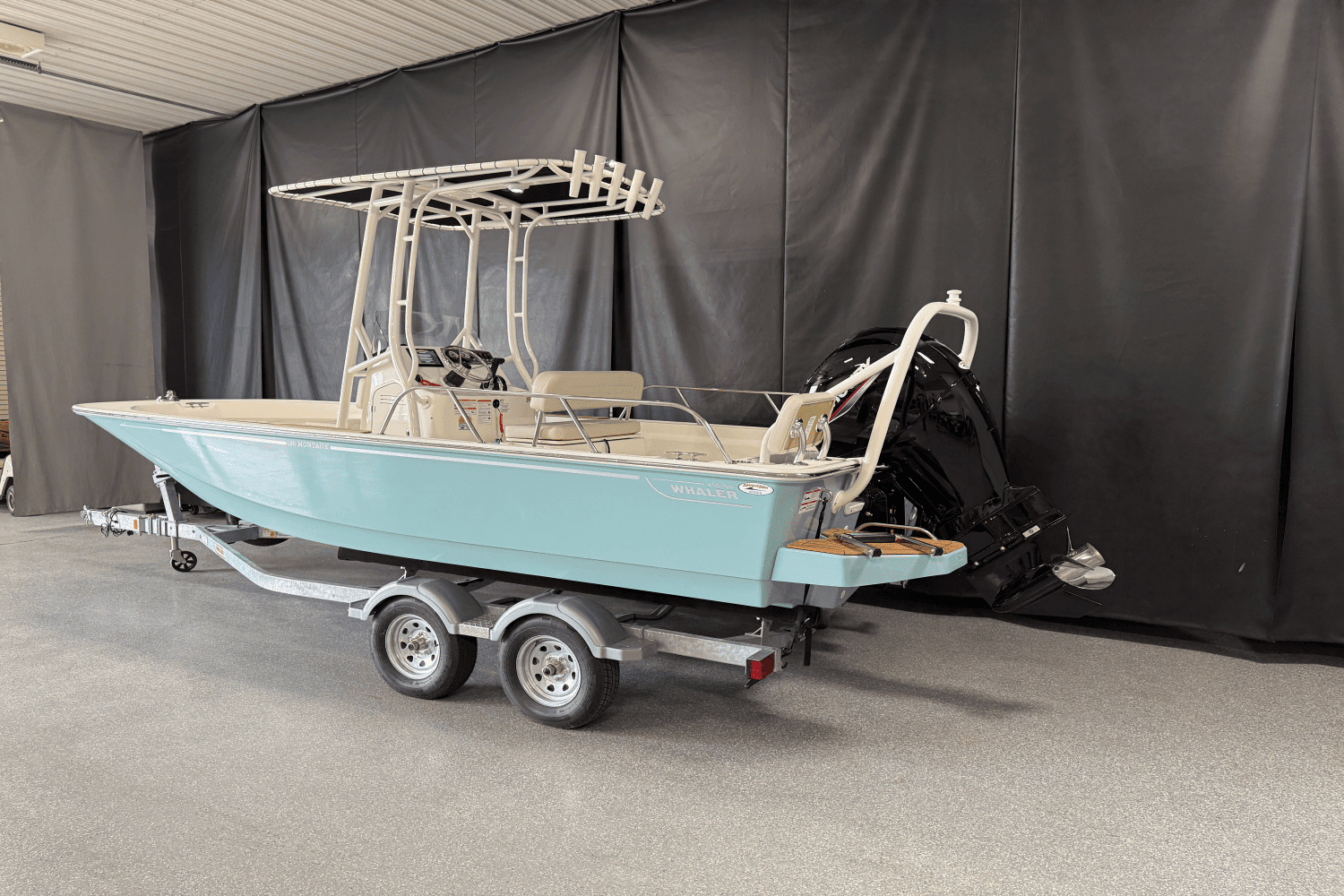 2025 Boston Whaler 190 Montauk Image Thumbnail #3