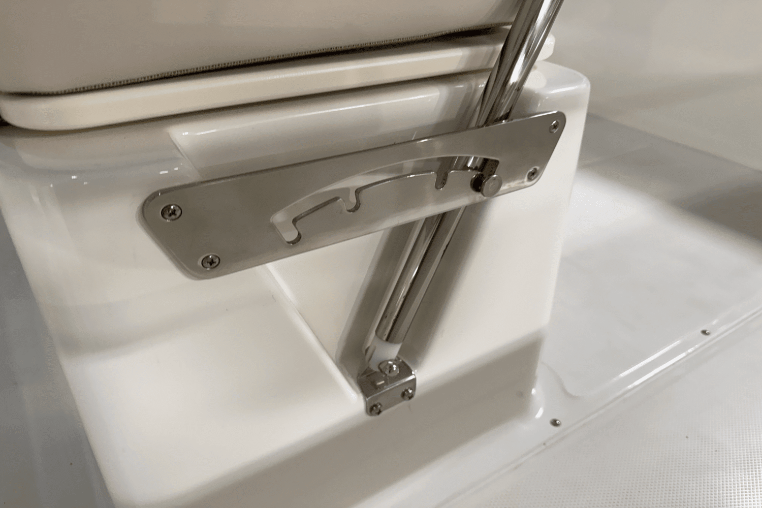 2025 Boston Whaler 190 Montauk Image Thumbnail #32