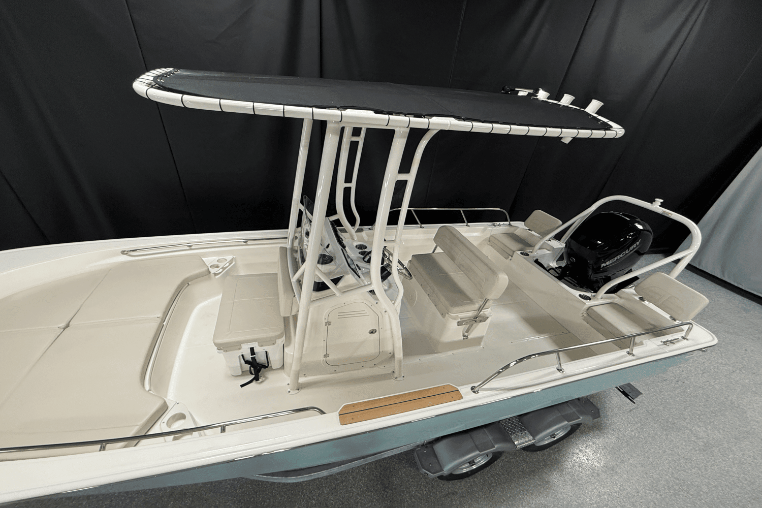2025 Boston Whaler 190 Montauk Image Thumbnail #7