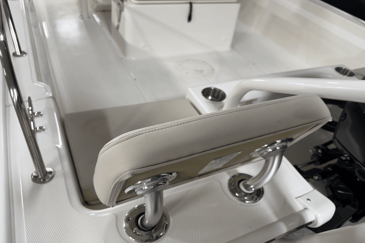 2025 Boston Whaler 190 Montauk Image Thumbnail #18