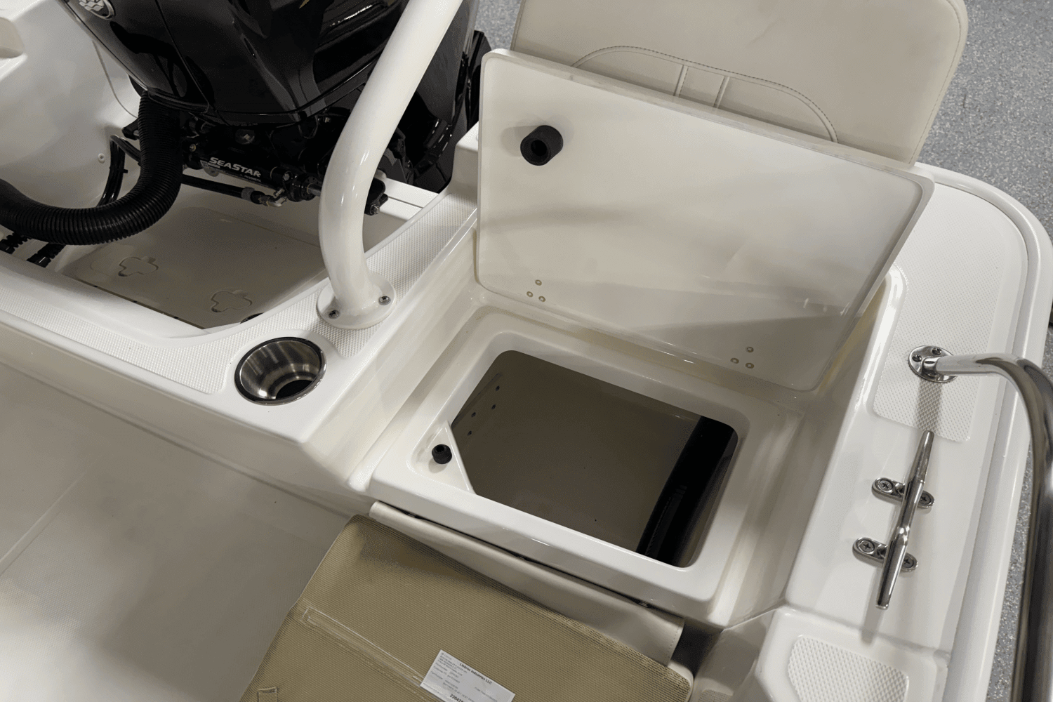 2025 Boston Whaler 190 Montauk Image Thumbnail #23