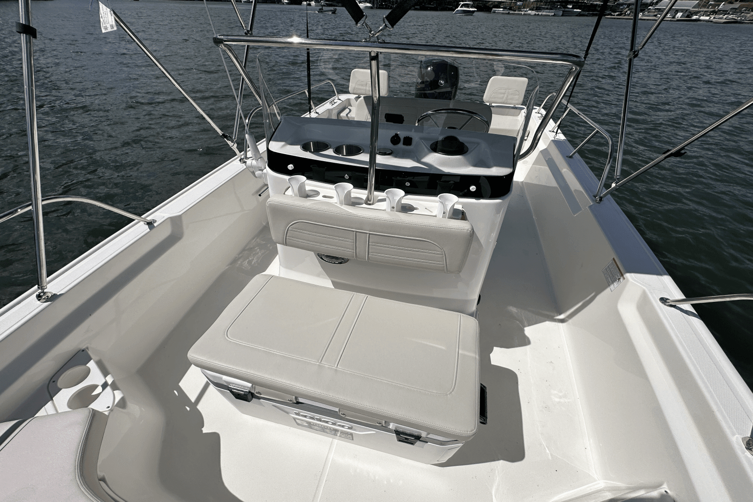 2025 Boston Whaler 190 Montauk Image Thumbnail #12