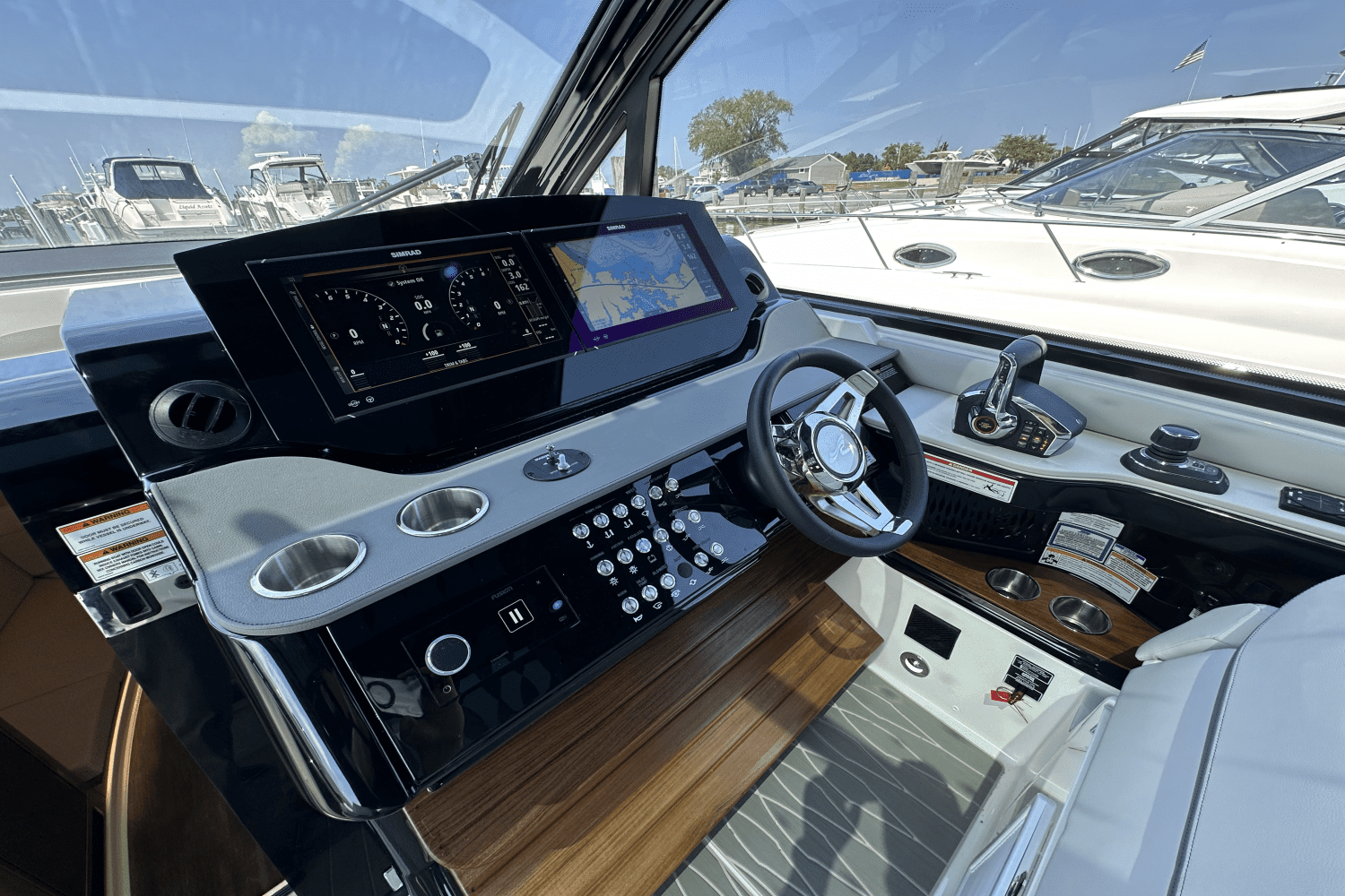 2024 Sea Ray Sundancer 370 Outboard Image Thumbnail #28