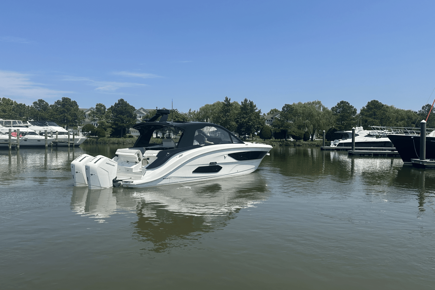 Thumbnail 3 for 2024 Sea Ray Sundancer 370 Outboard