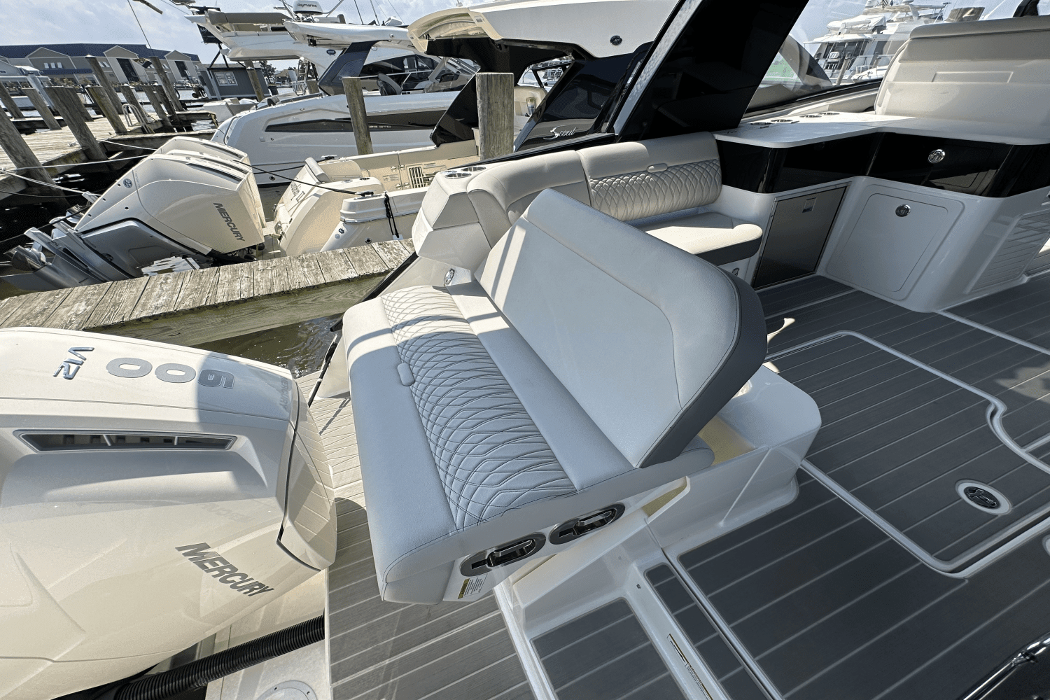 2024 Sea Ray Sundancer 370 Outboard Image Thumbnail #13