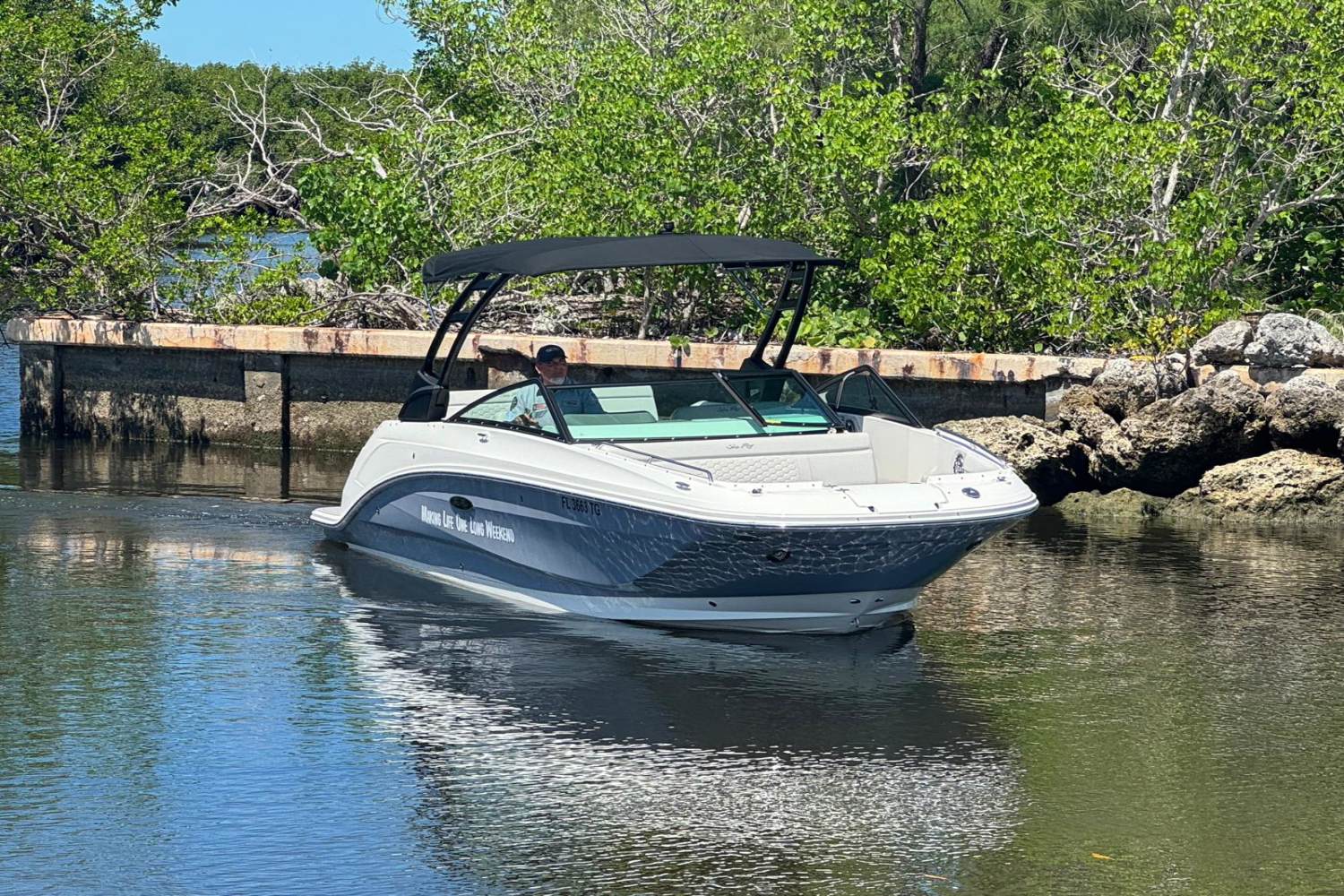 2022 Sea Ray SDX 250 Outboard Image Thumbnail #2