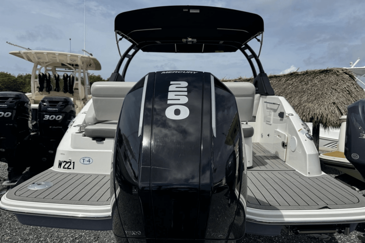 2022 Sea Ray SDX 250 Outboard Image Thumbnail #32