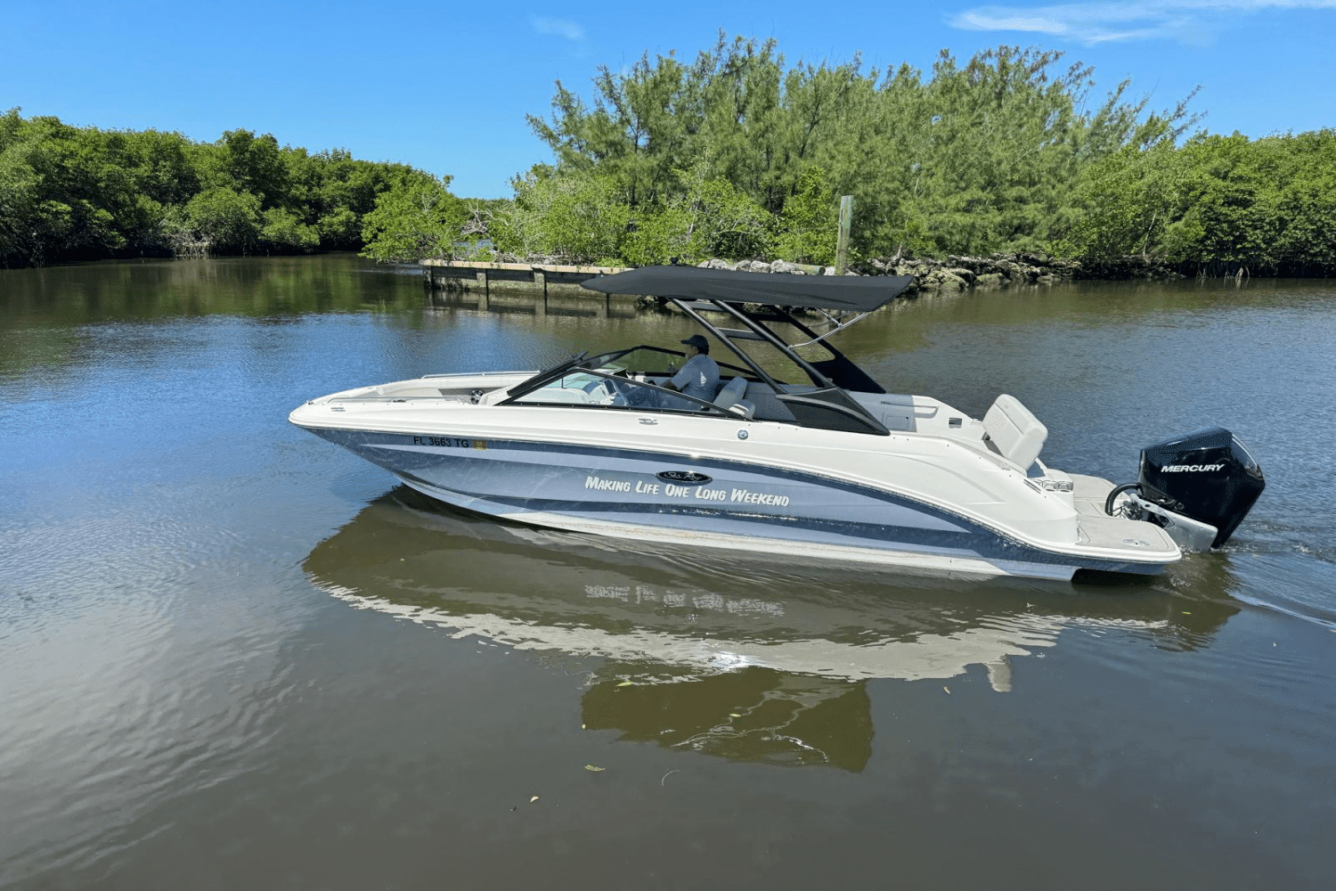 2022 Sea Ray SDX 250 Outboard Image Thumbnail #11