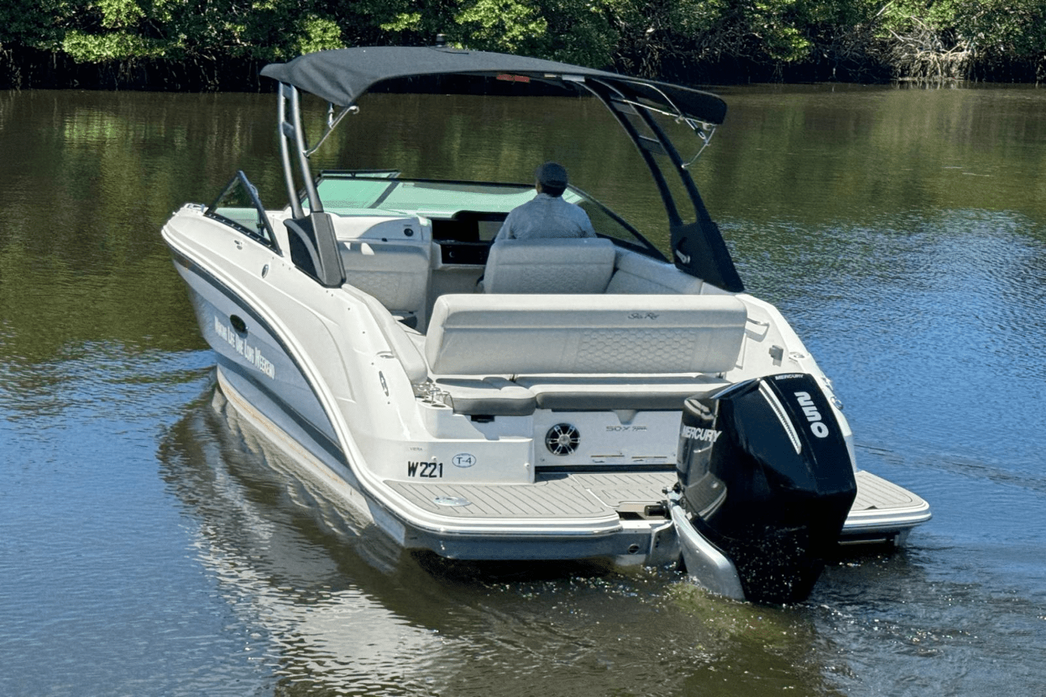 2022 Sea Ray SDX 250 Outboard Image Thumbnail #9