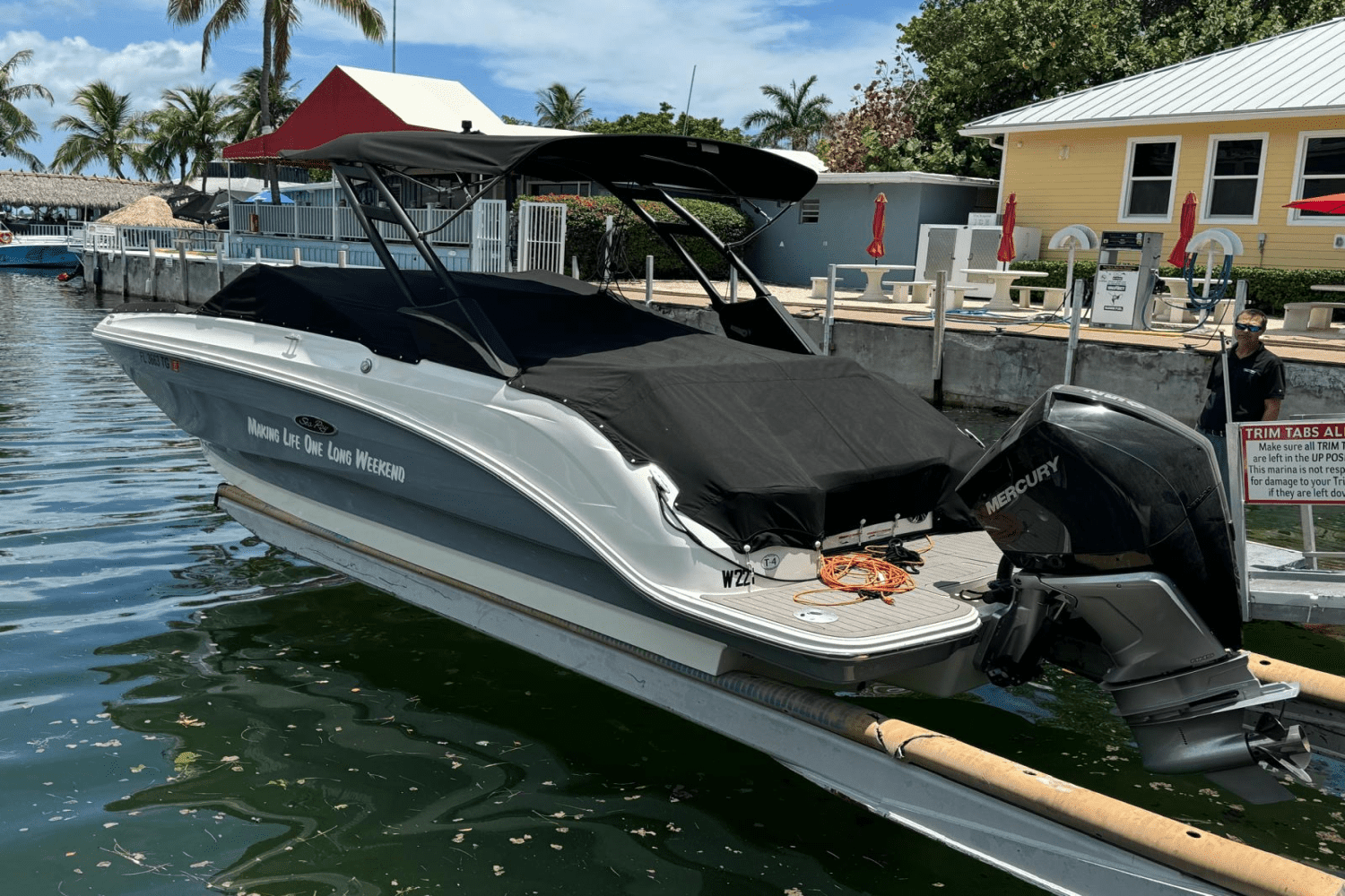 2022 Sea Ray SDX 250 Outboard Image Thumbnail #12