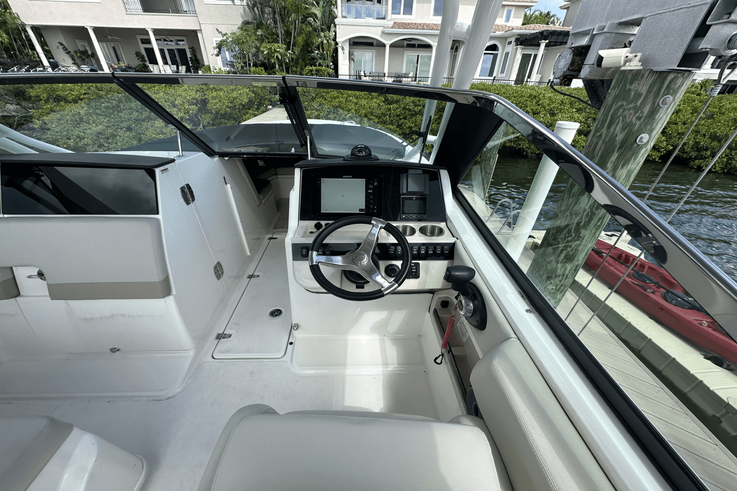 2023 Boston Whaler 240 VANTAGE Image Thumbnail #17