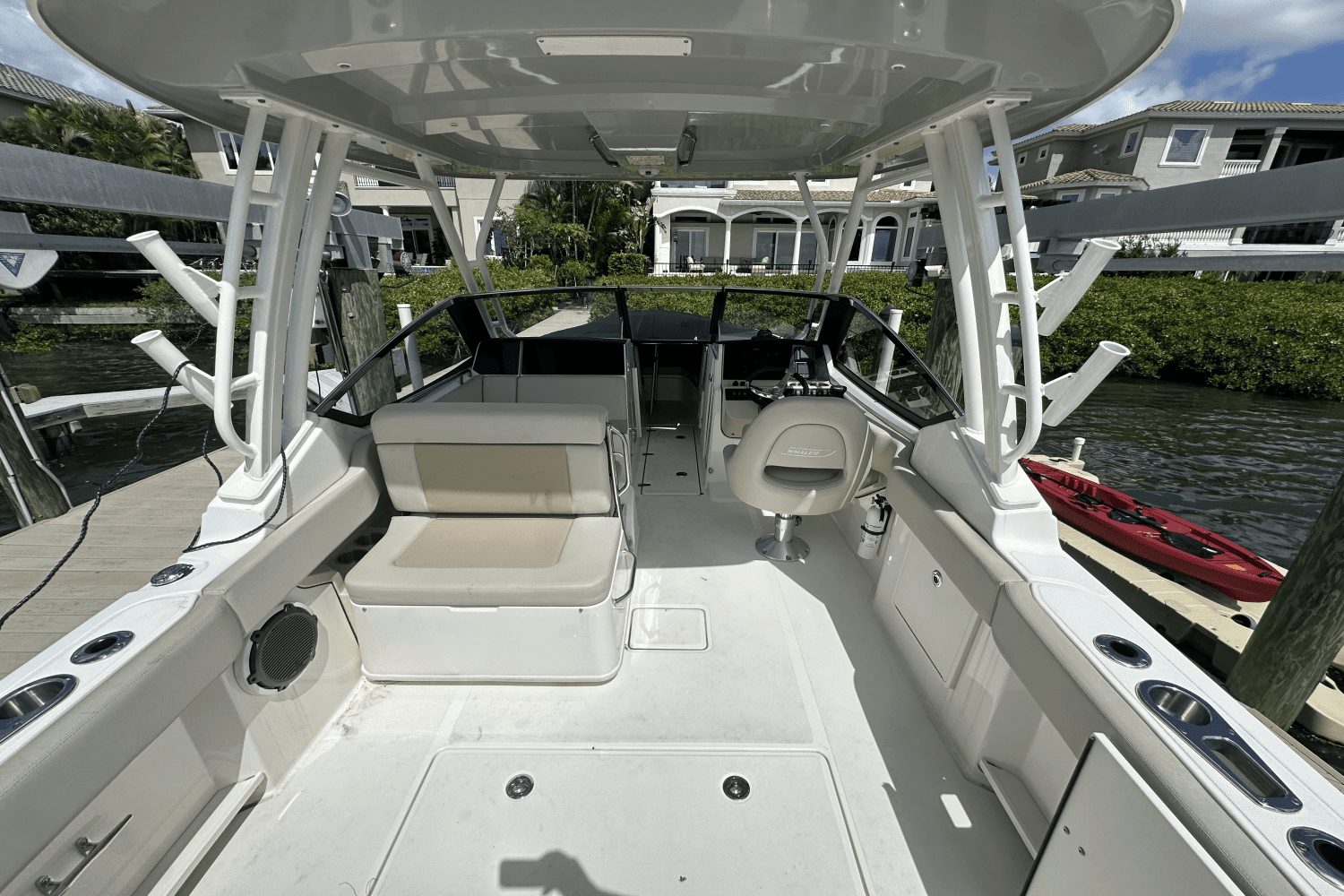 2023 Boston Whaler 240 VANTAGE Image Thumbnail #10