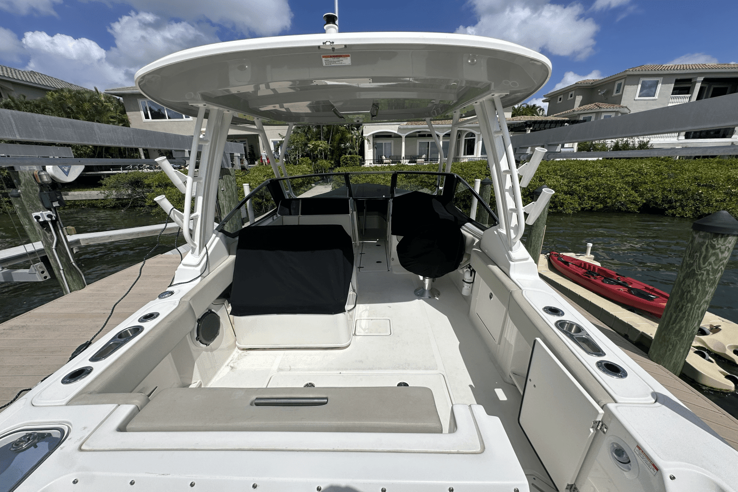 2023 Boston Whaler 240 VANTAGE Image Thumbnail #9