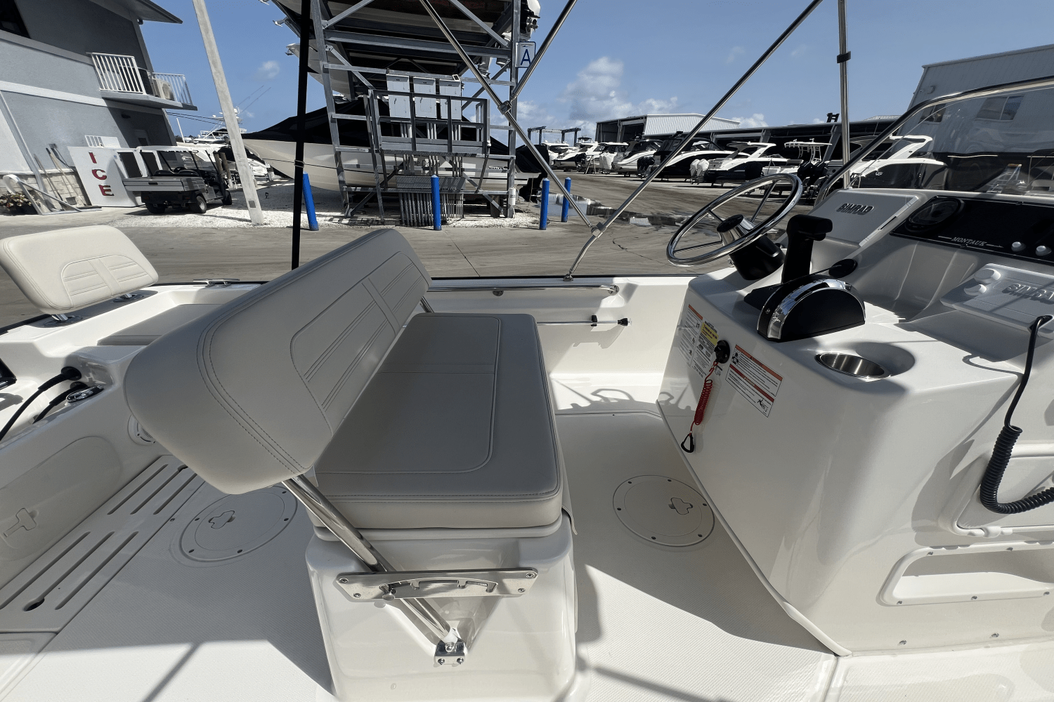 2025 Boston Whaler 170 Montauk Image Thumbnail #5