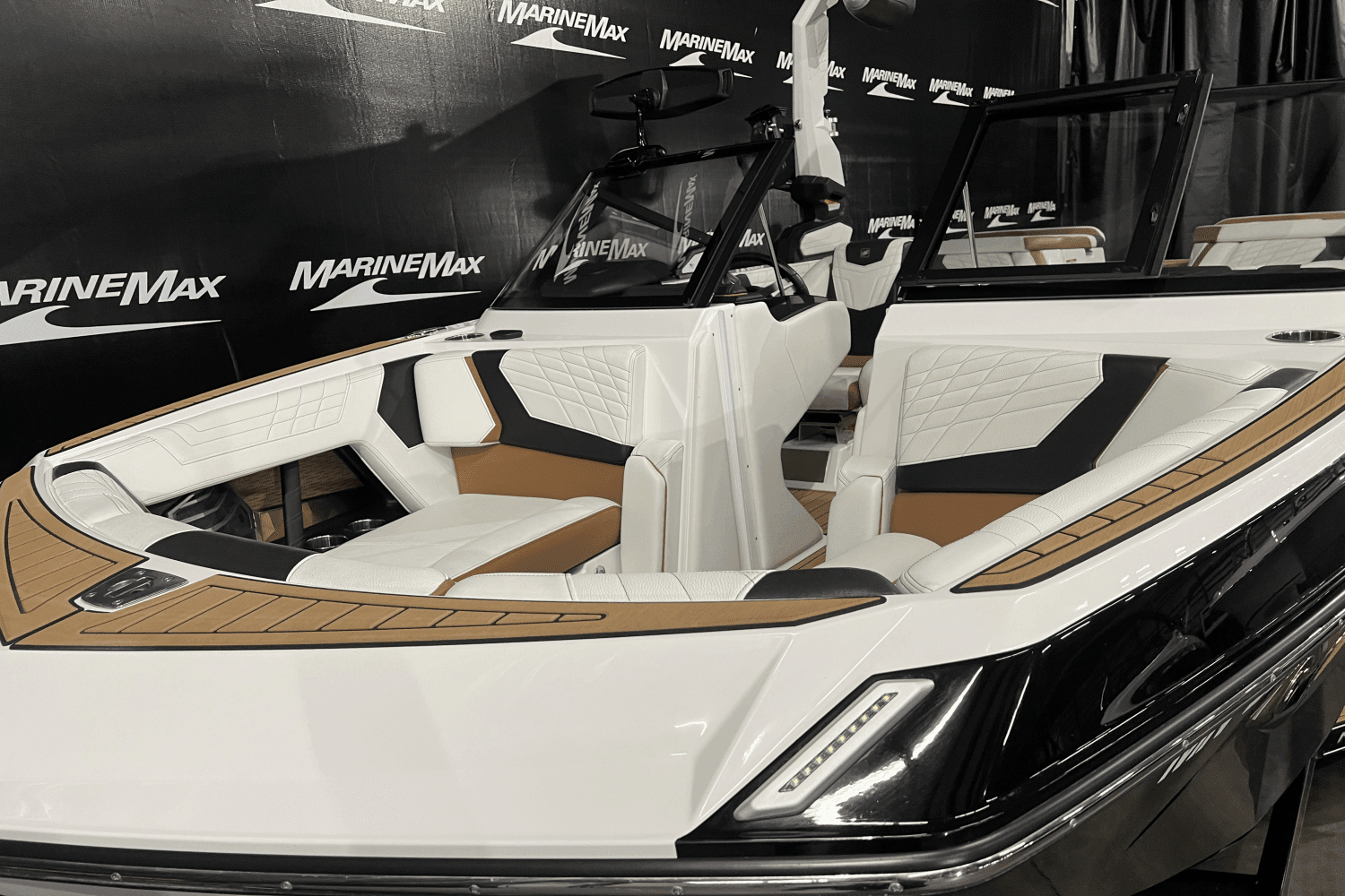 Thumbnail 4 for 2022 Nautique Super Air Nautique G21